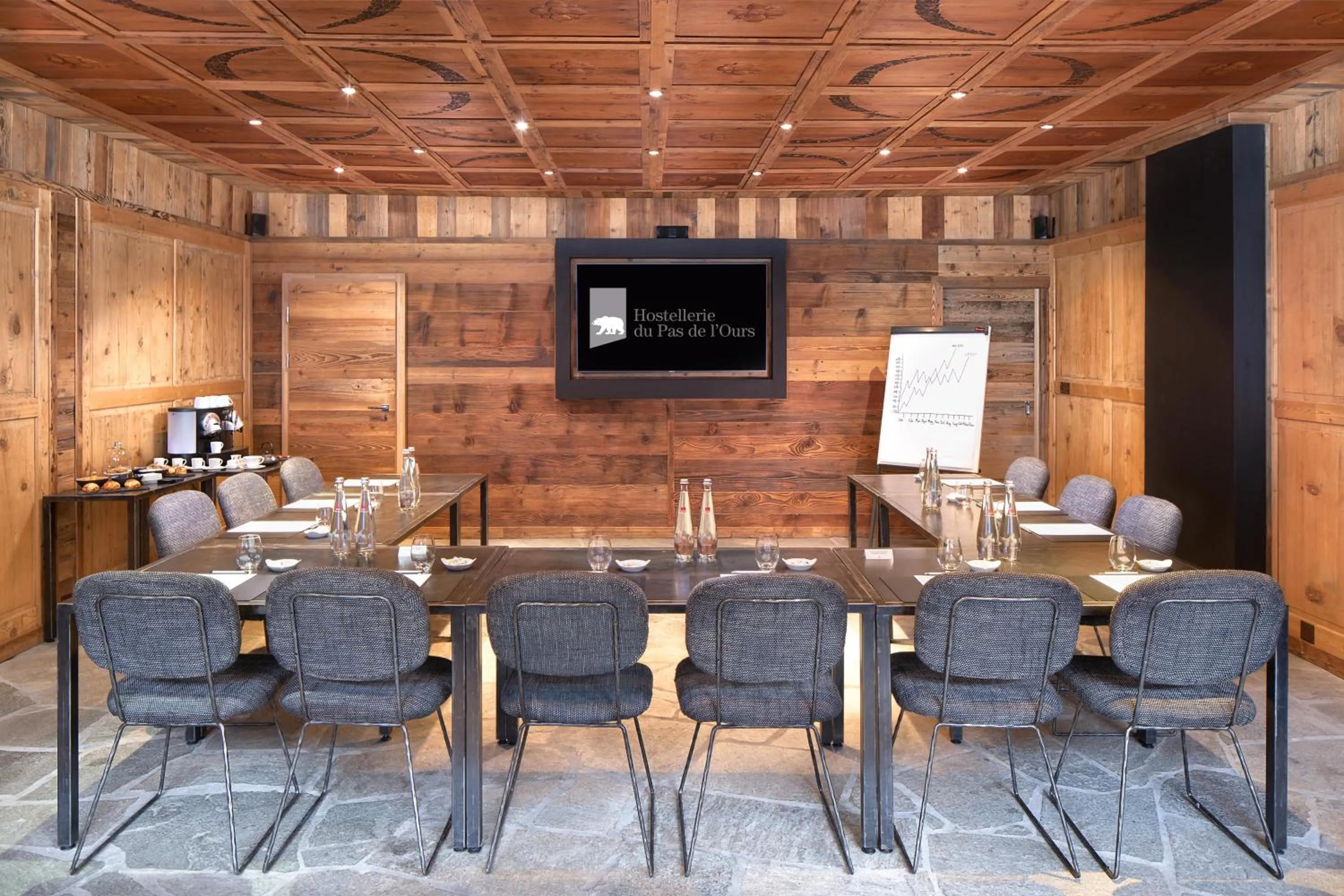 Meeting/conference room in Hostellerie du Pas de l'Ours "Relais et Châteaux"