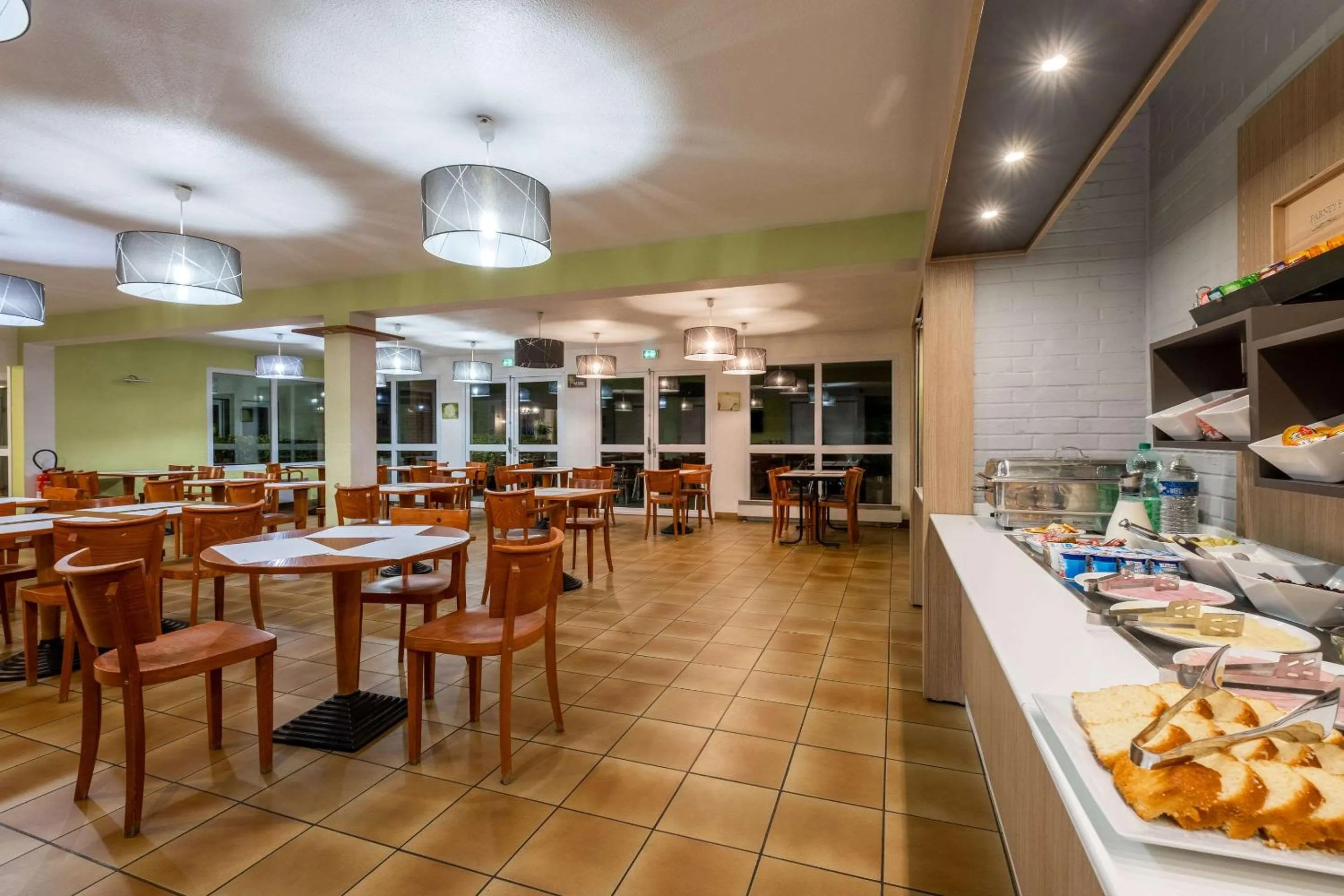 Restaurant/places to eat in Comfort Hotel Lille Lomme