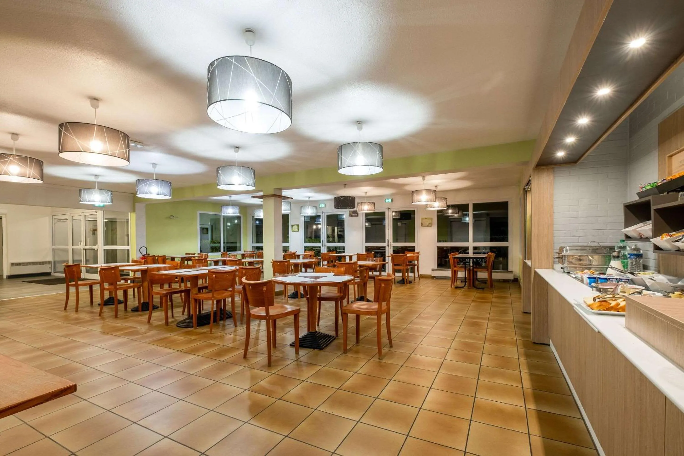 Restaurant/places to eat in Comfort Hotel Lille Lomme