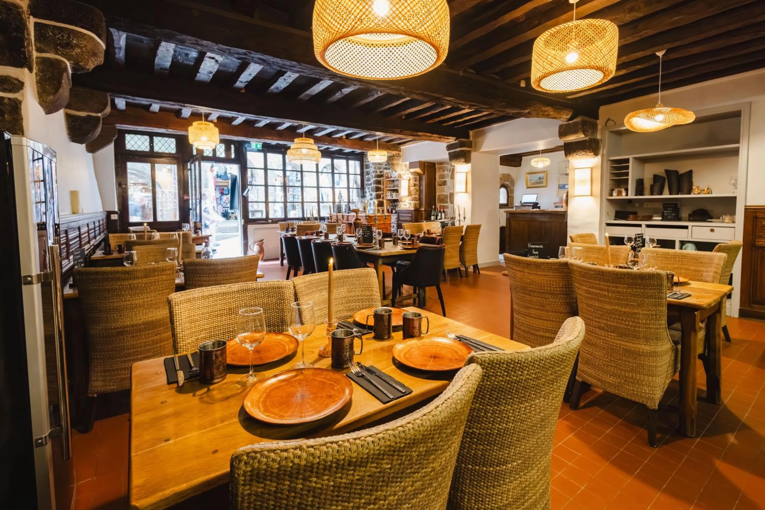 Restaurant/places to eat in Le Mouton Blanc