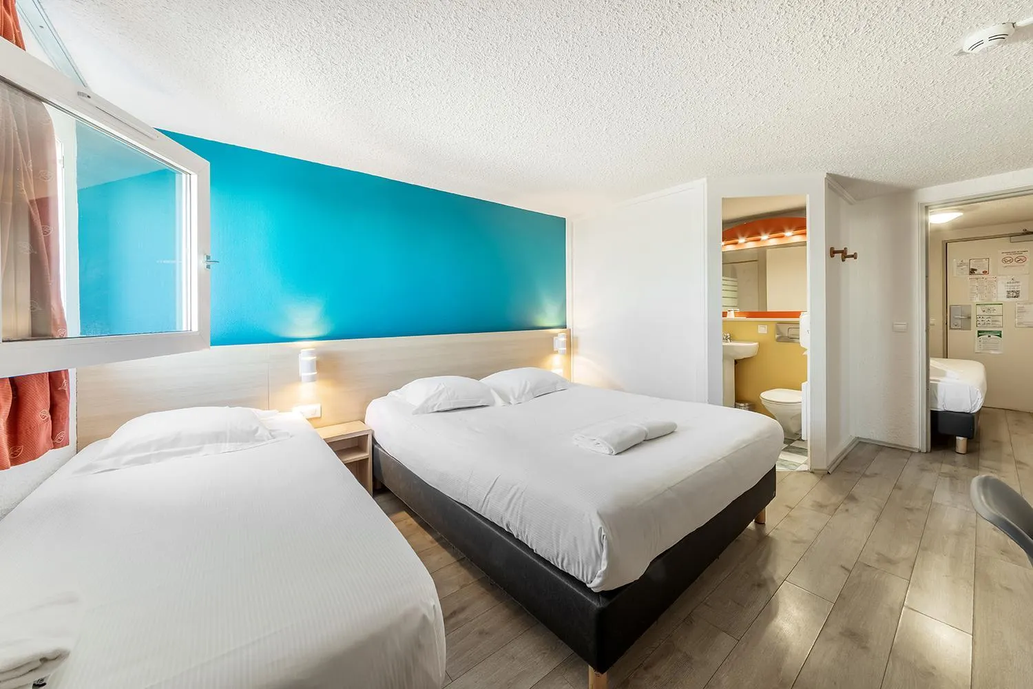 Bedroom, Bed in Comfort Hotel Montlucon