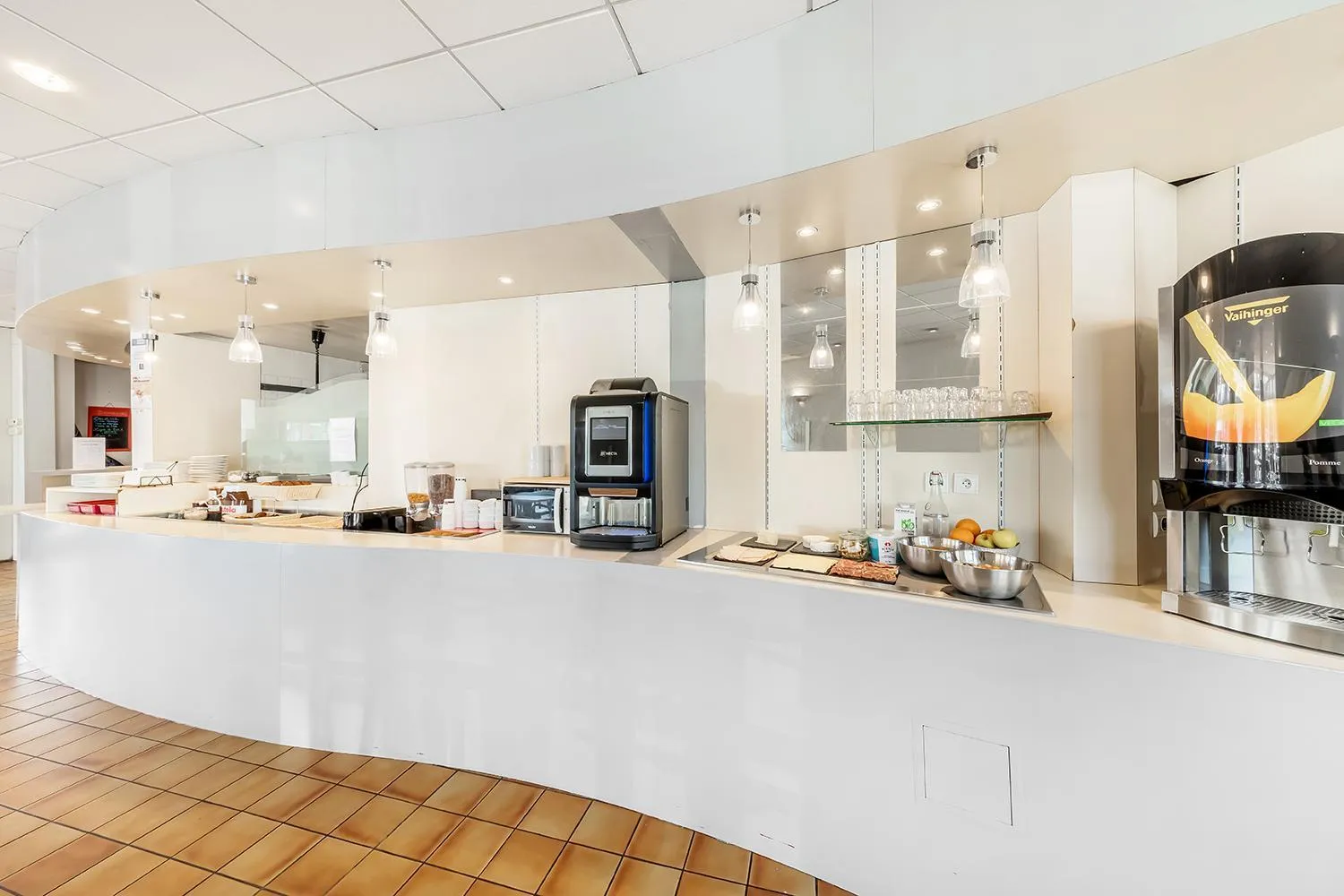 Buffet breakfast in Comfort Hotel Montlucon