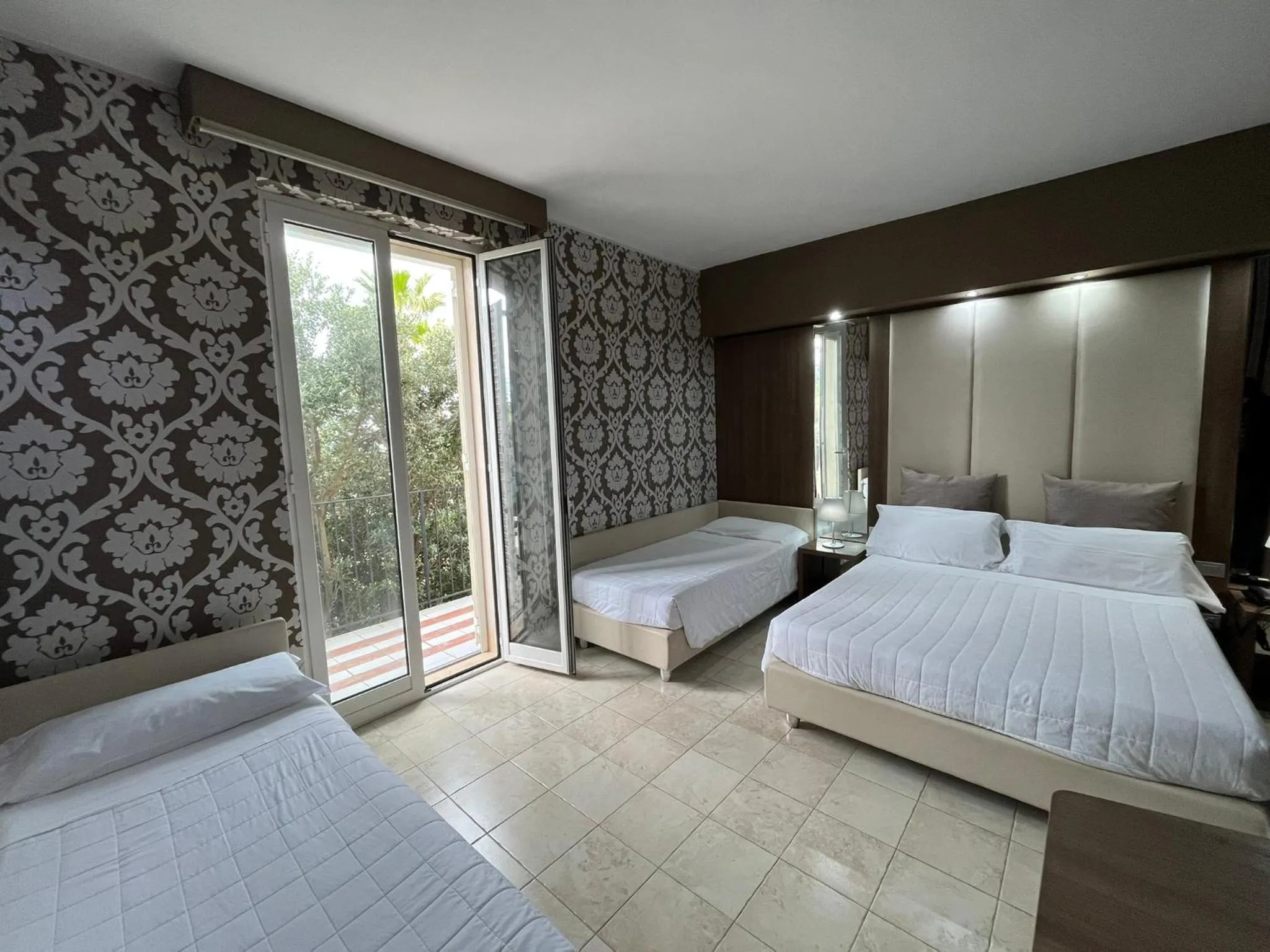 Bedroom, Bed in Hotel Lafayette