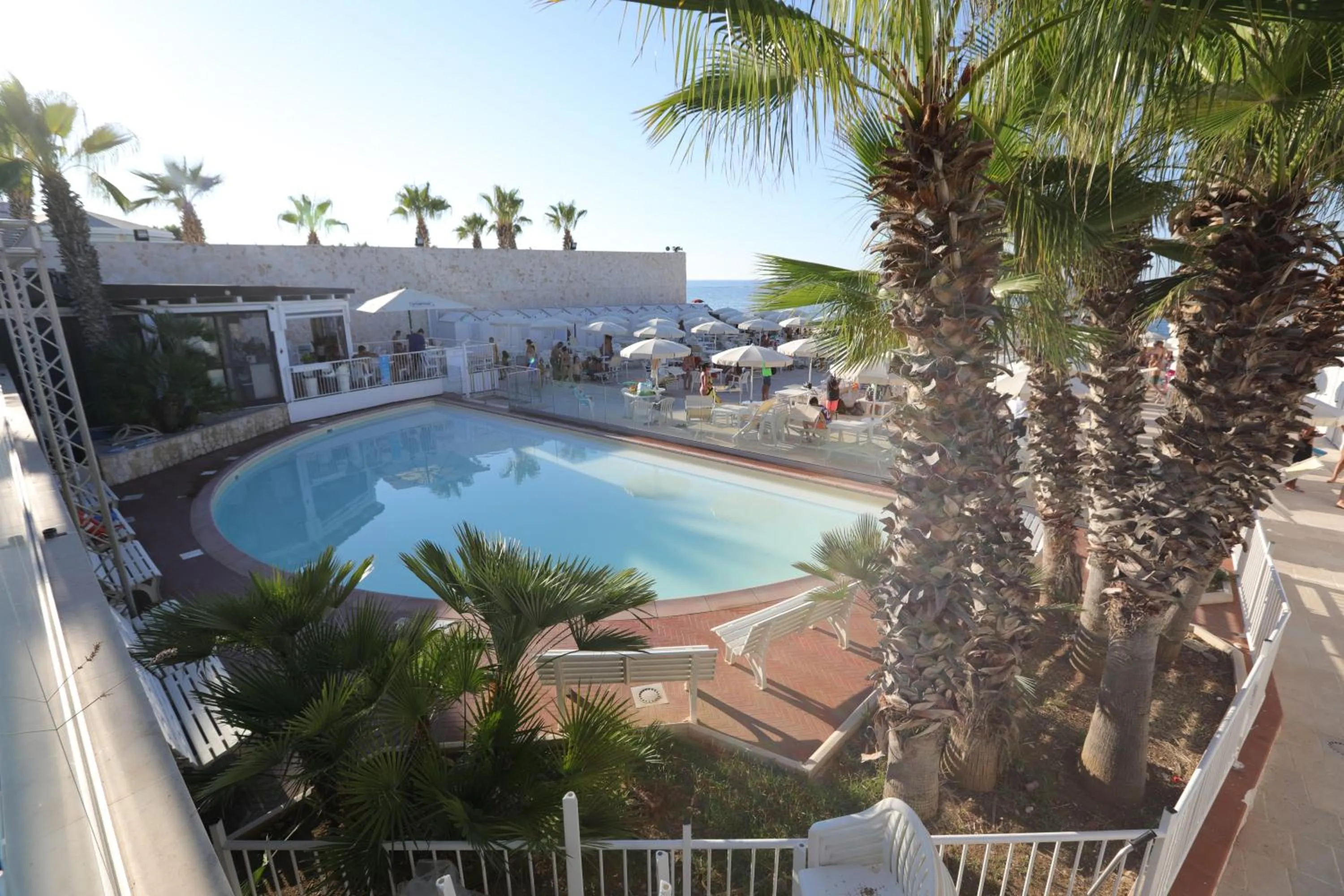 Swimming pool in Hotel Lafayette