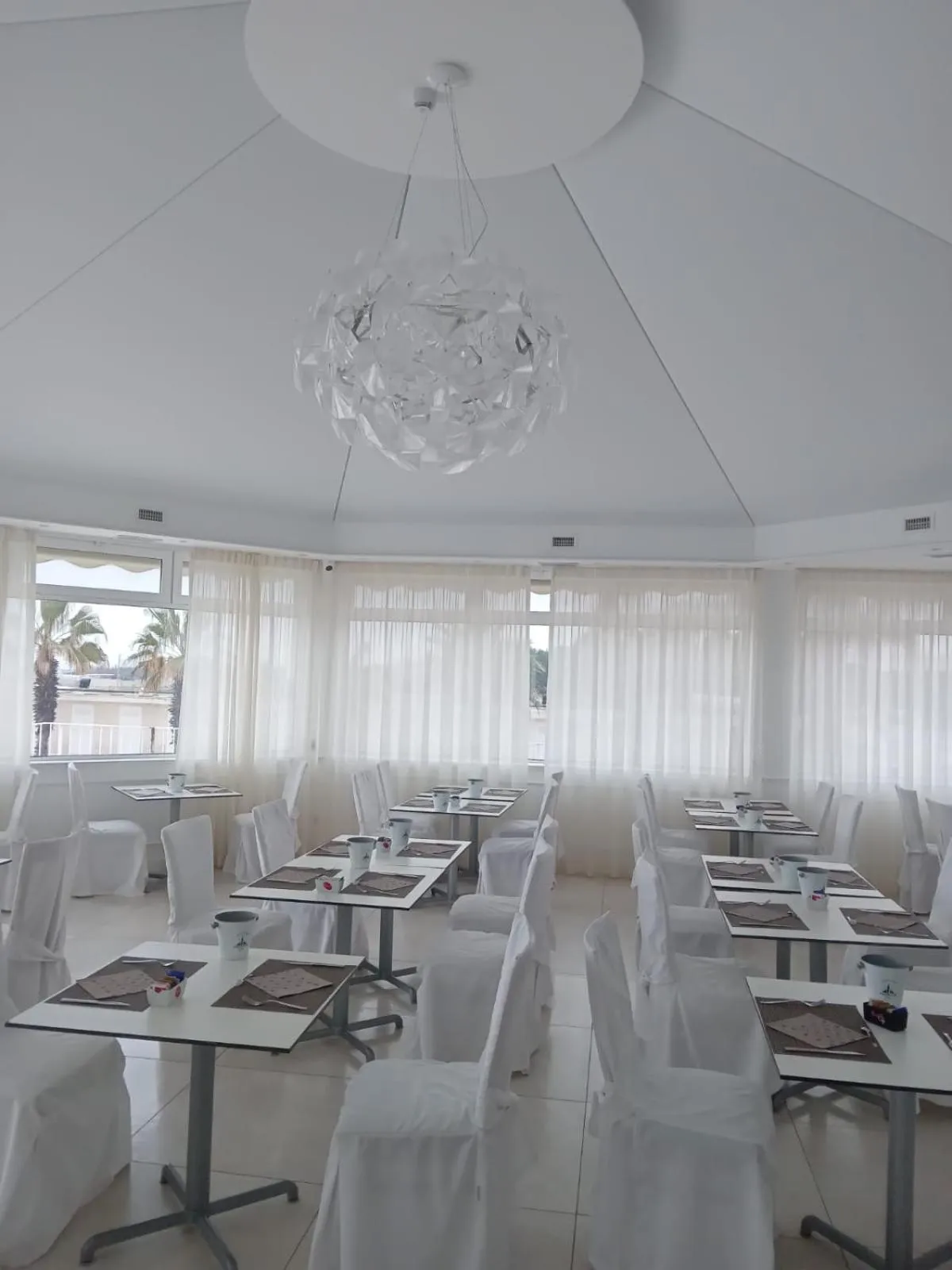 Breakfast in Hotel Lafayette