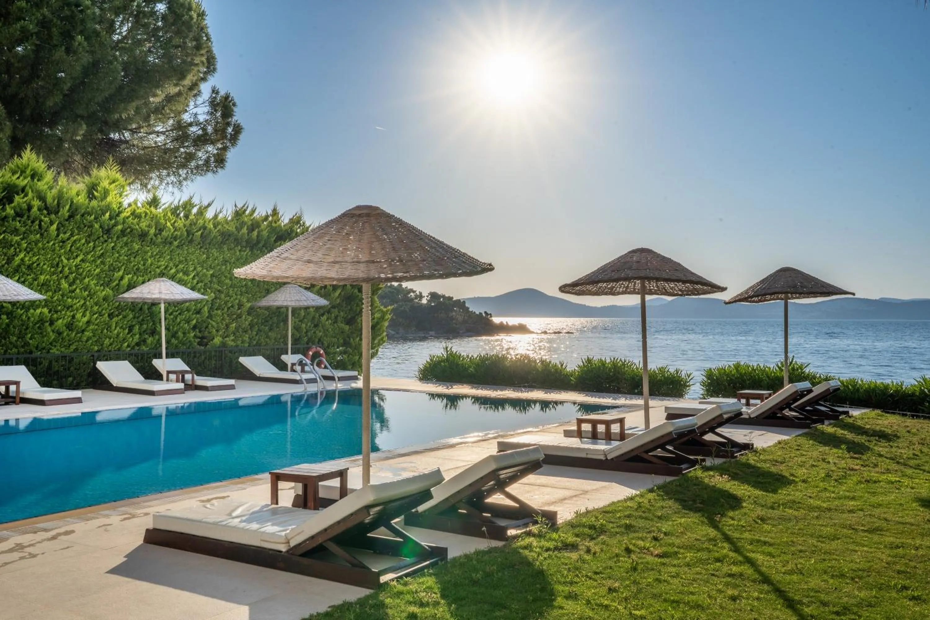 Garden in Med-Inn Hotel