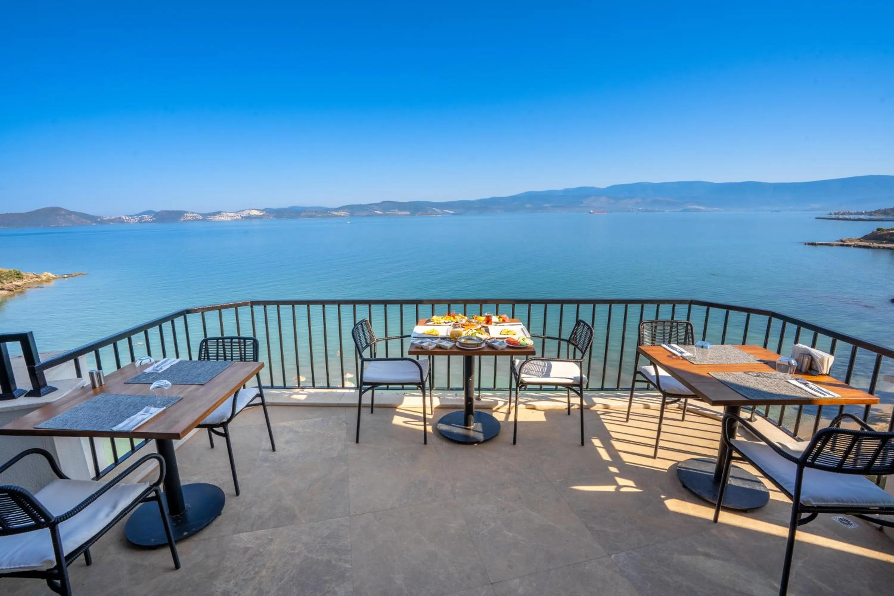 Restaurant/places to eat in Med-Inn Hotel