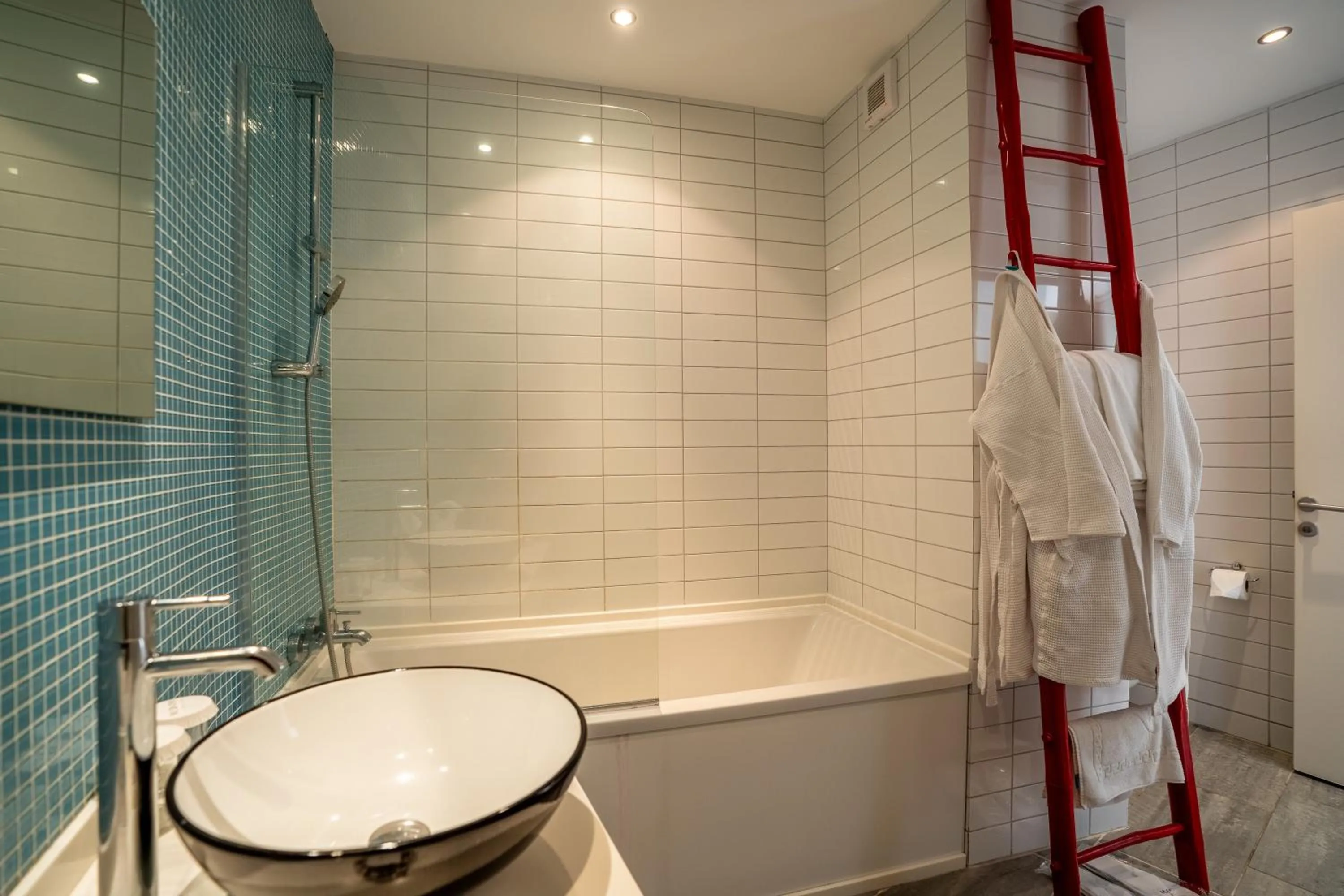 Bathroom in Med-Inn Hotel