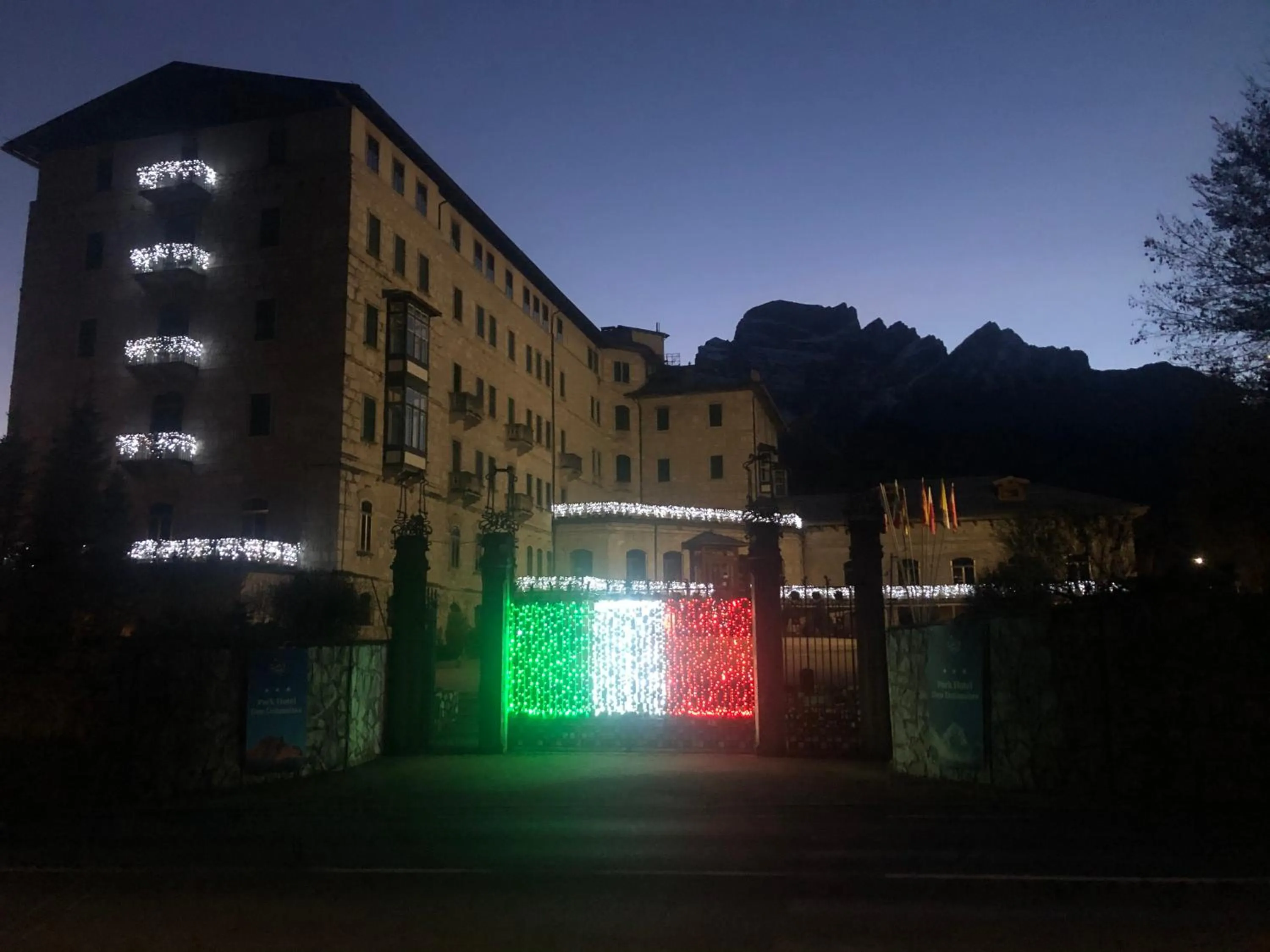 Property building in TH Borca di Cadore - Park Hotel Des Dolomites
