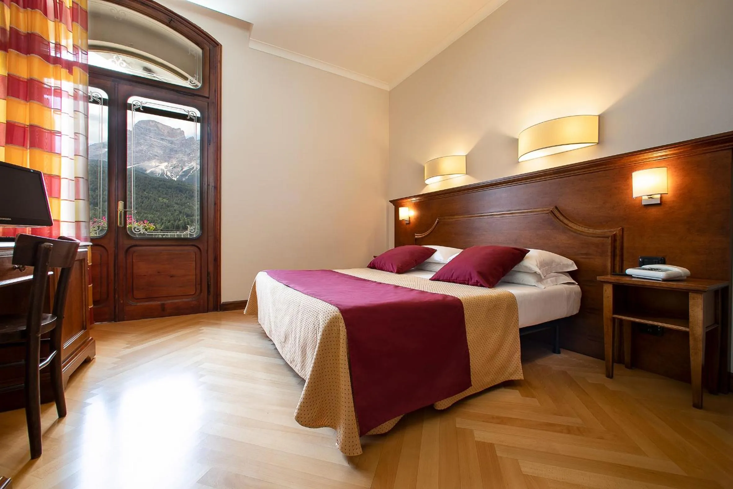 Photo of the whole room, Bed in TH Borca di Cadore - Park Hotel Des Dolomites
