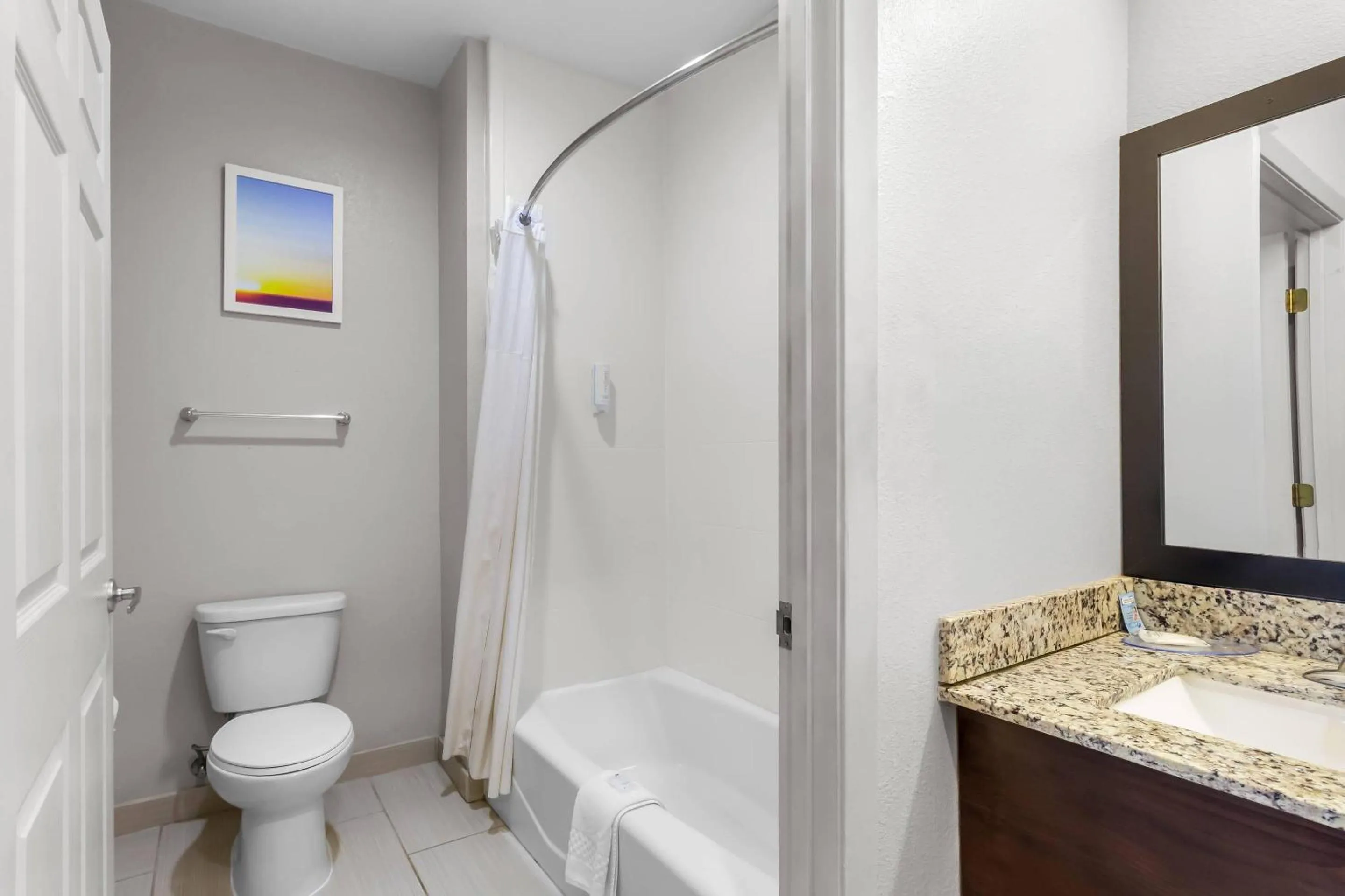 Bedroom in Econo Lodge