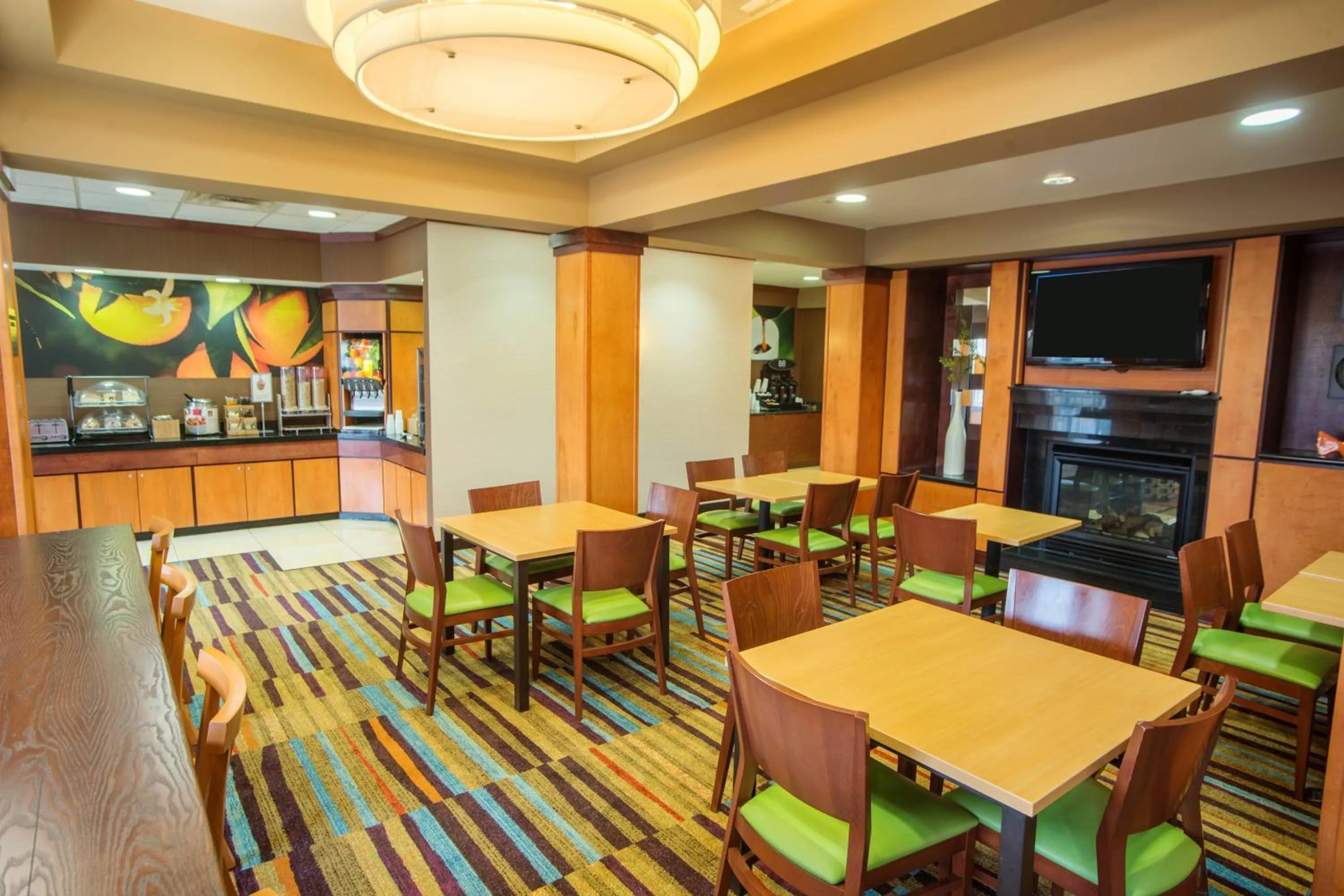 Restaurant/places to eat in Fairfield Inn and Suites by Marriott Bartlesville