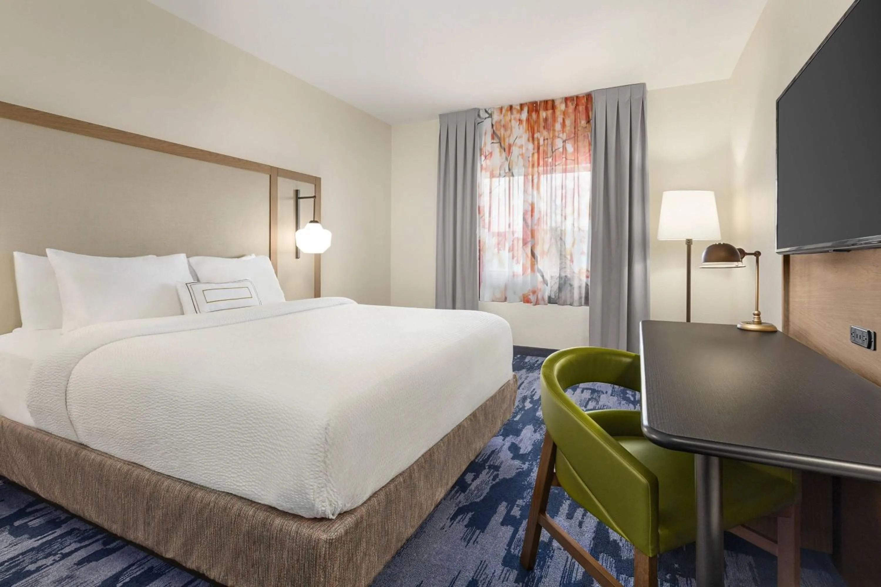 Photo of the whole room, Bed in Fairfield Inn by Marriott Tracy