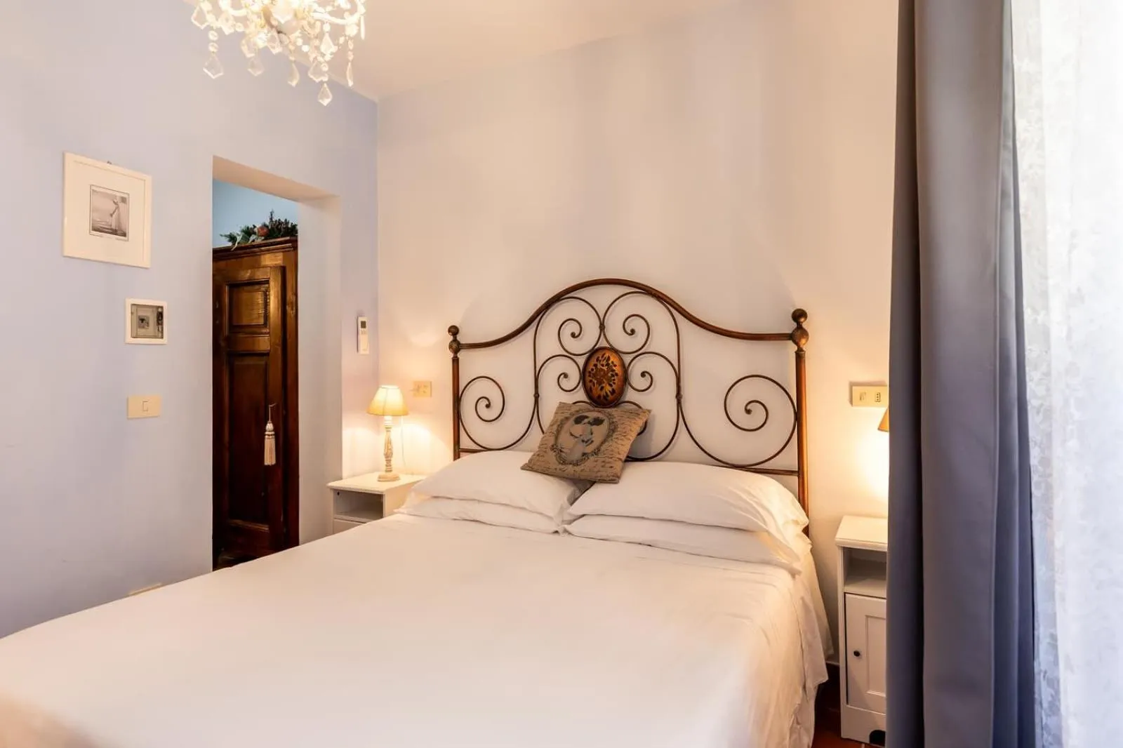 Photo of the whole room, Bed in La Loggia Historic Resort