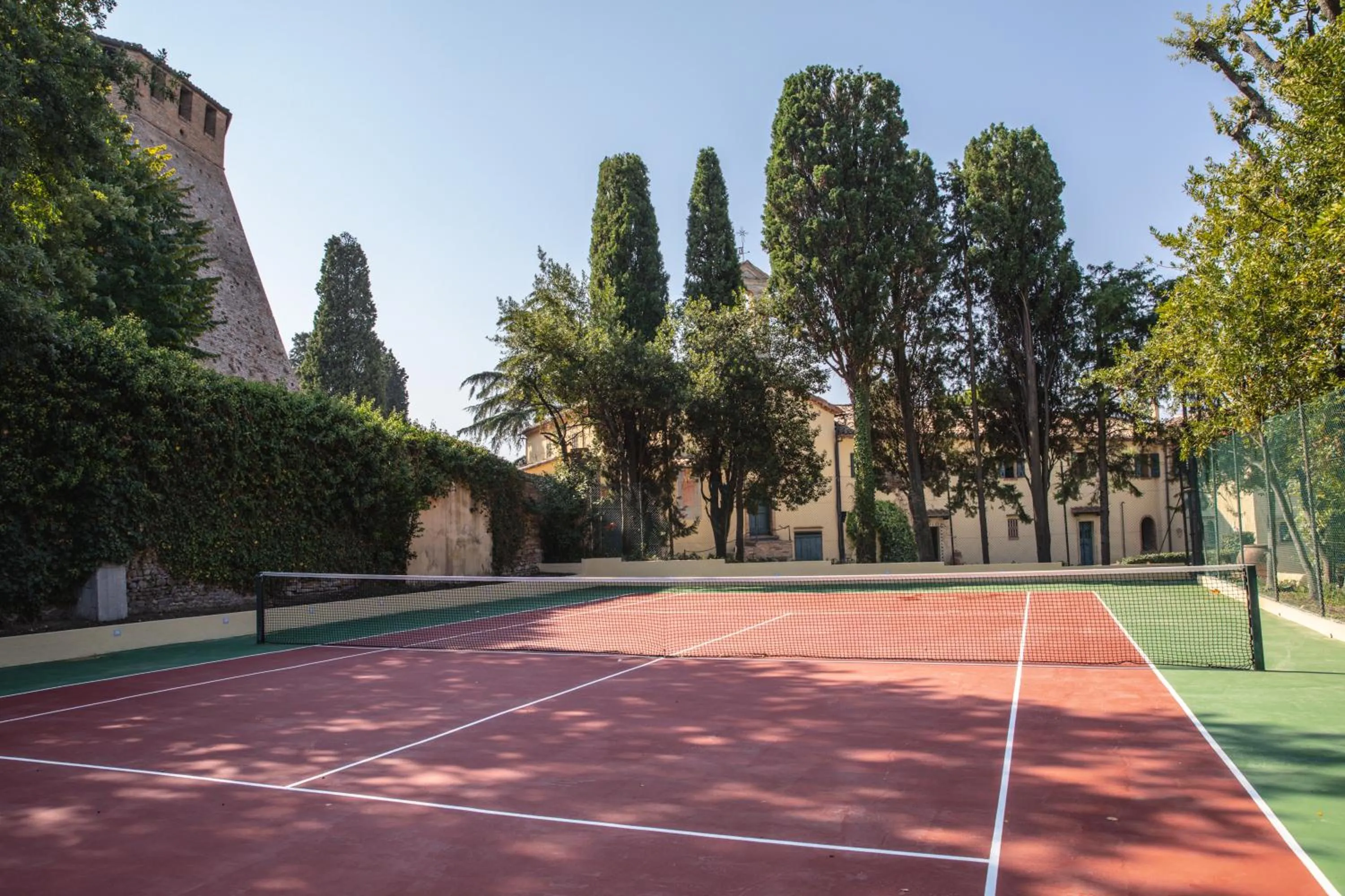 Tennis court in La Loggia Historic Resort