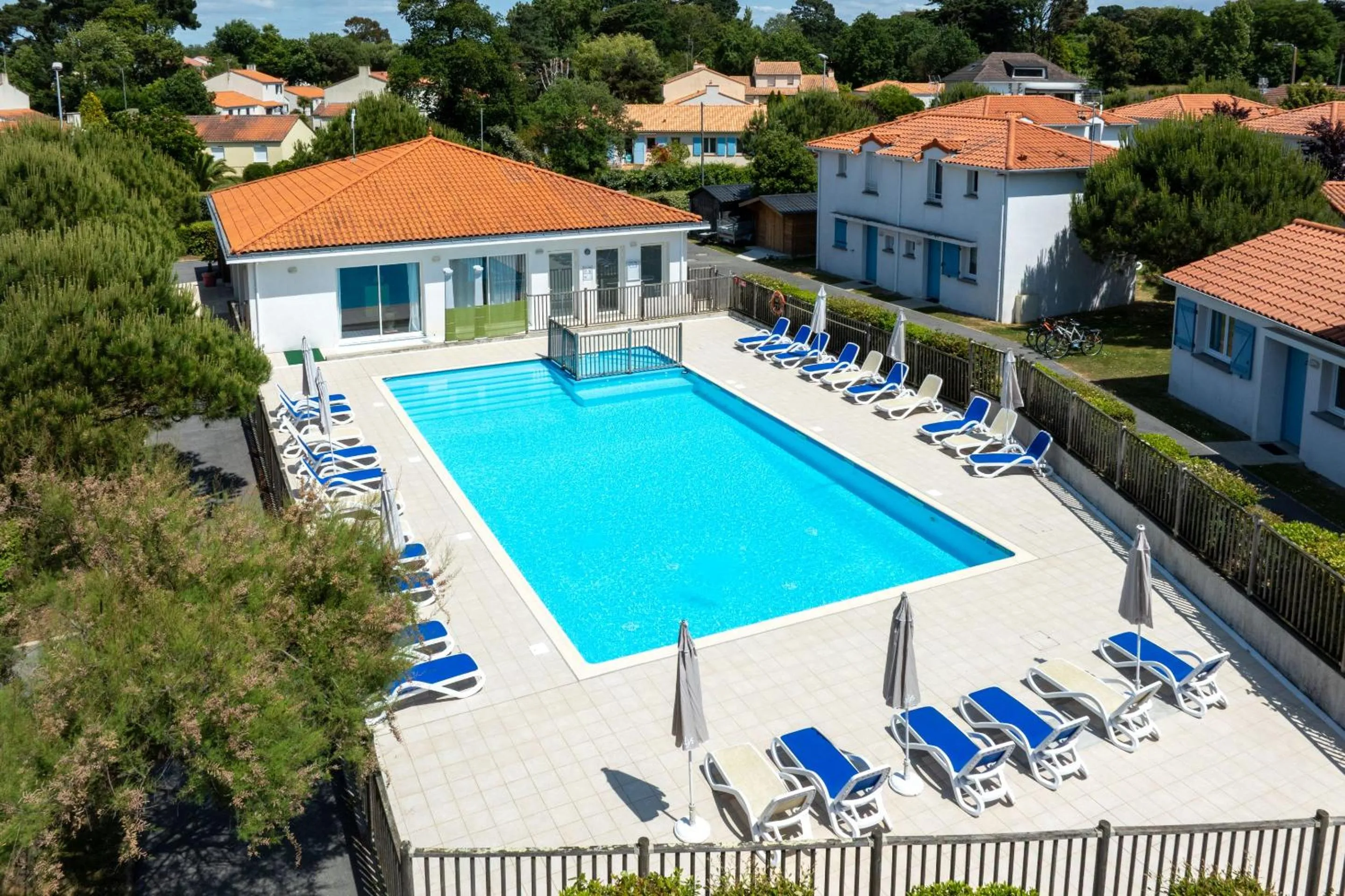Swimming pool in Résidence Odalys Le Domaine de l'Océan