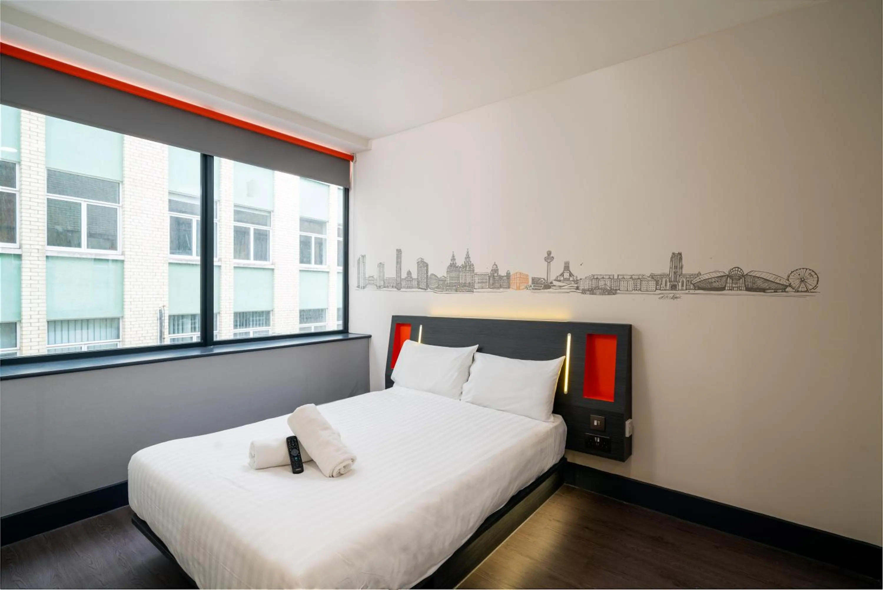 Bedroom, Bed in easyHotel Liverpool
