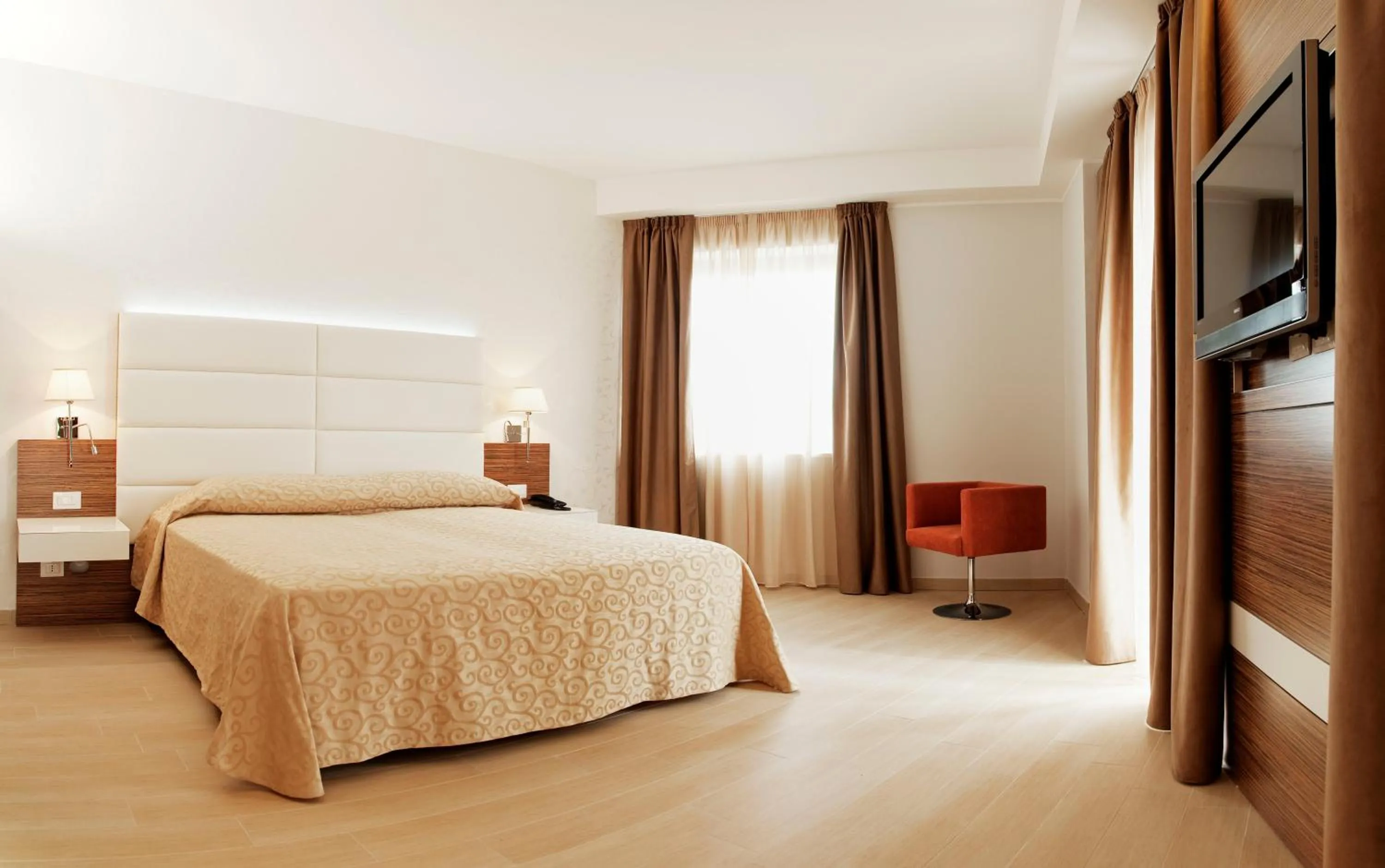 Photo of the whole room, Bed in S Hotel