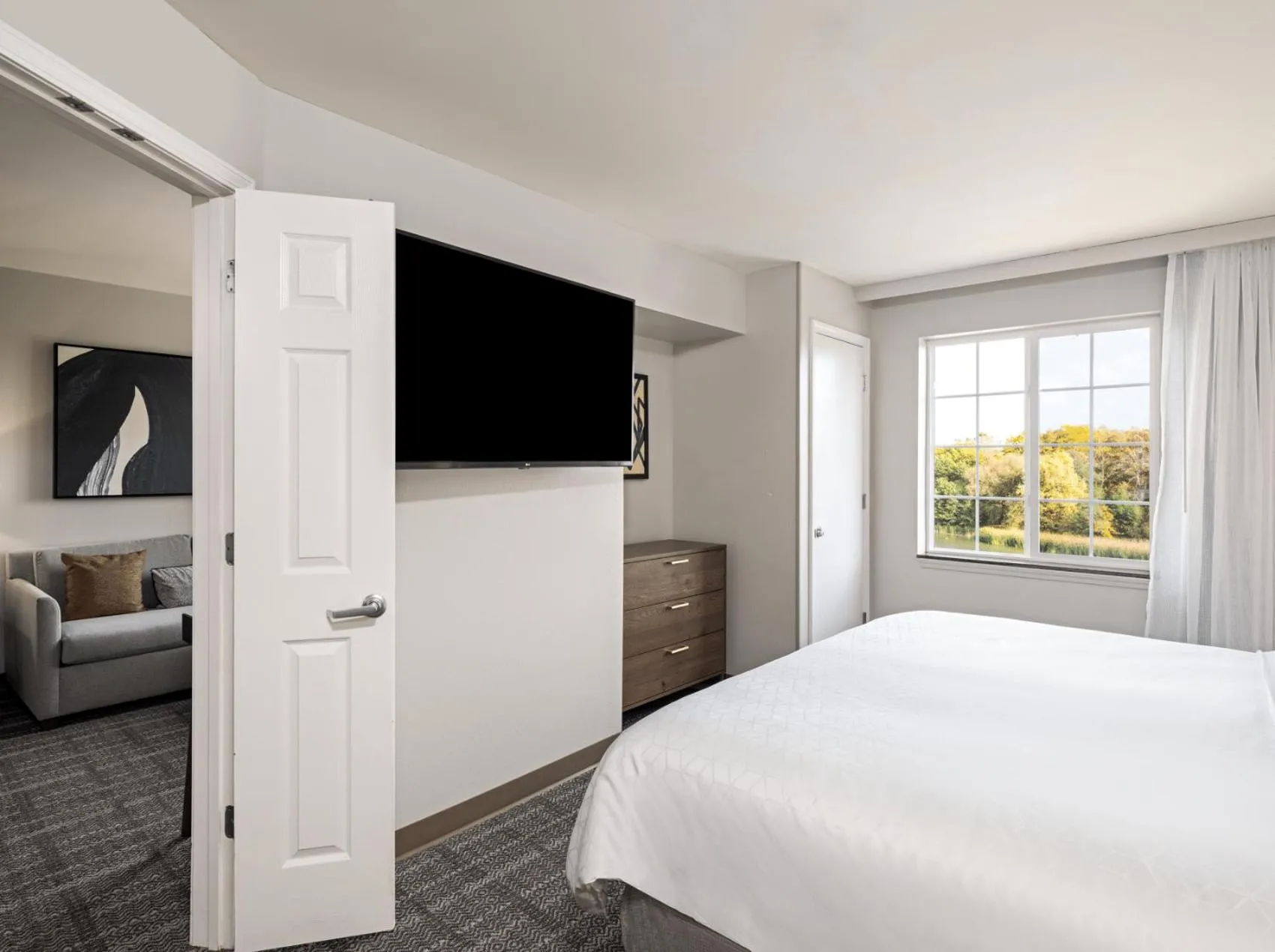 Bedroom, Bed in Staybridge Suites Rochester University by IHG