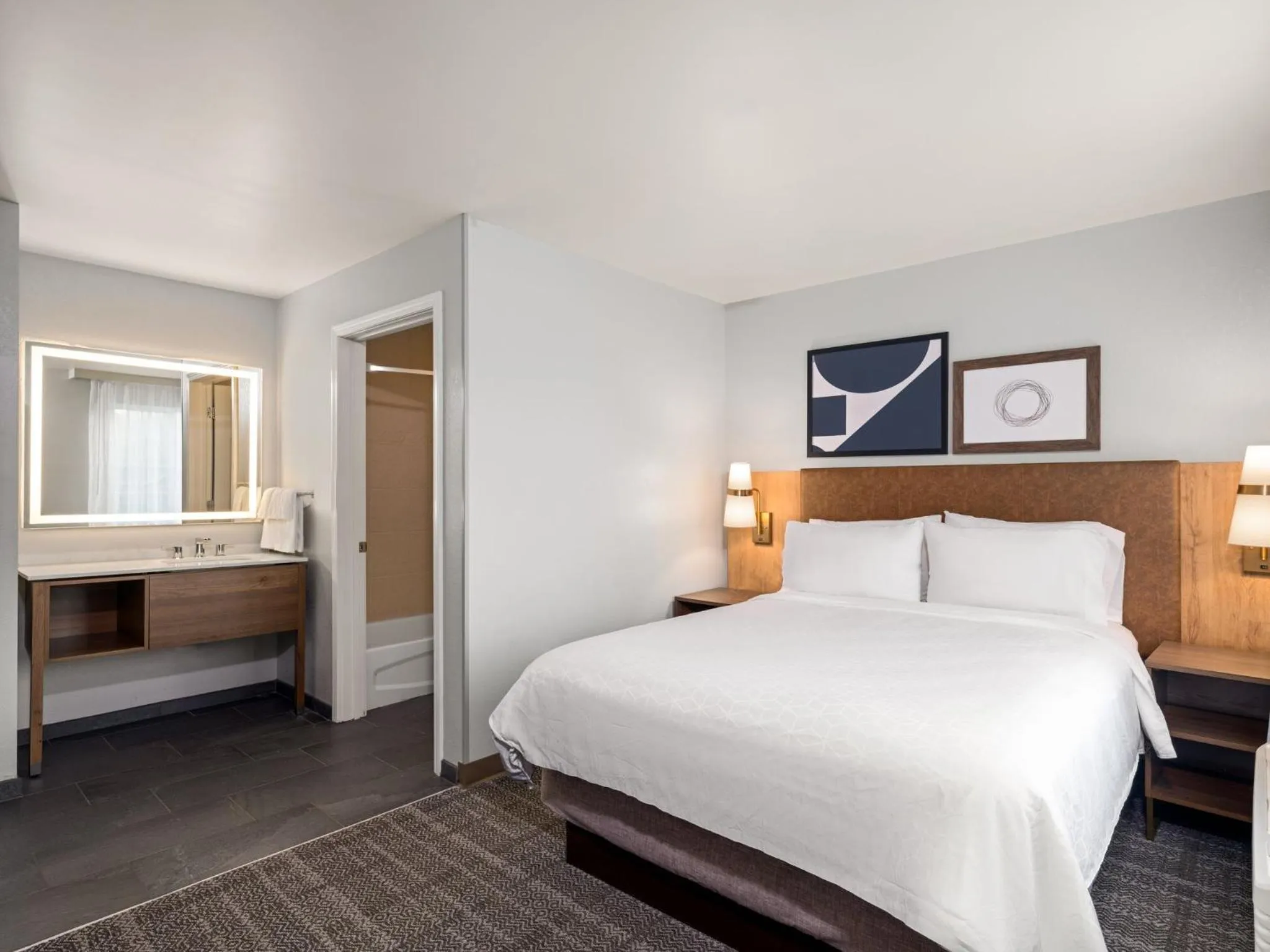 Photo of the whole room, Bed in Staybridge Suites Rochester University by IHG