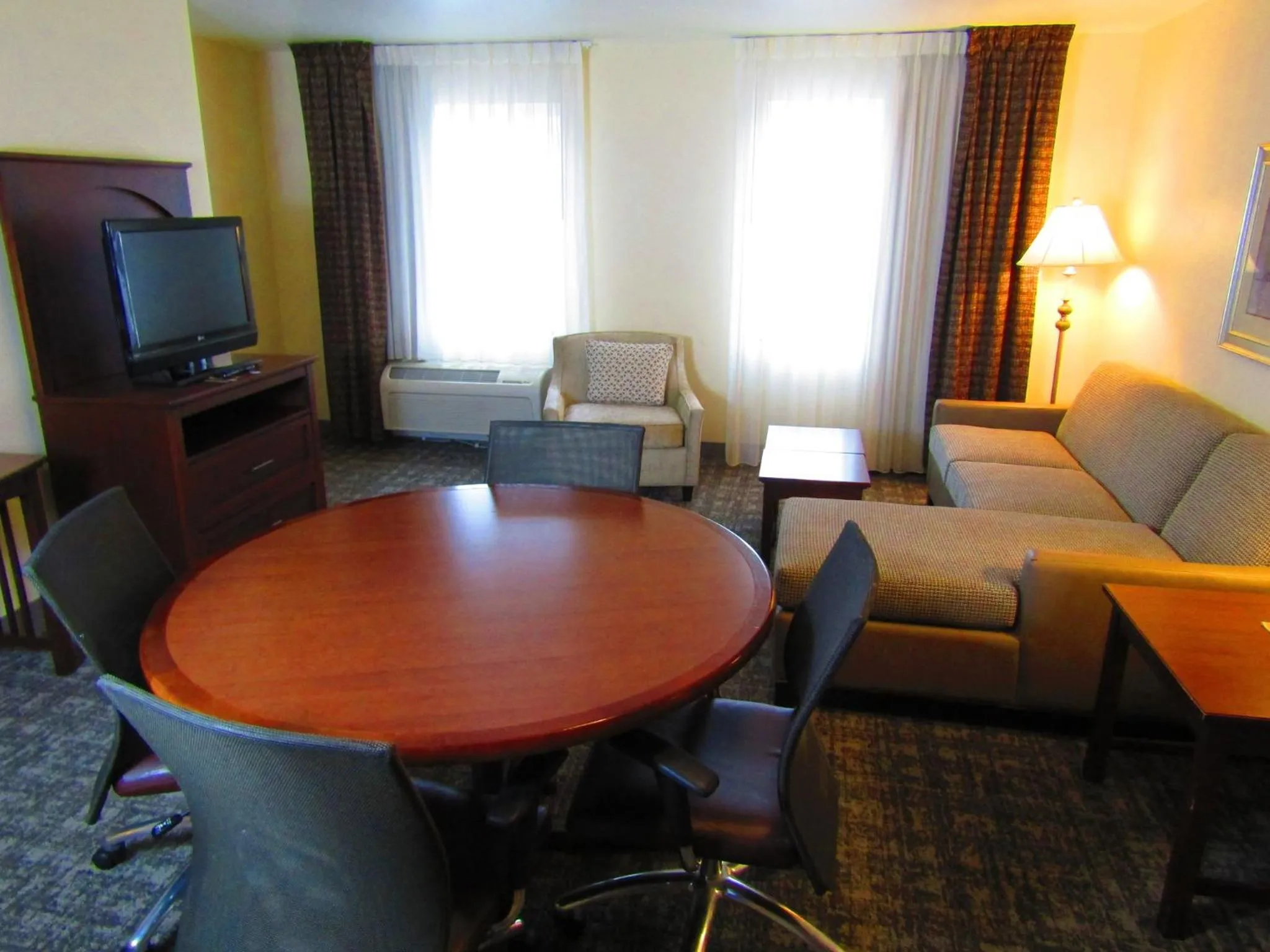Photo of the whole room in Staybridge Suites Rochester University by IHG