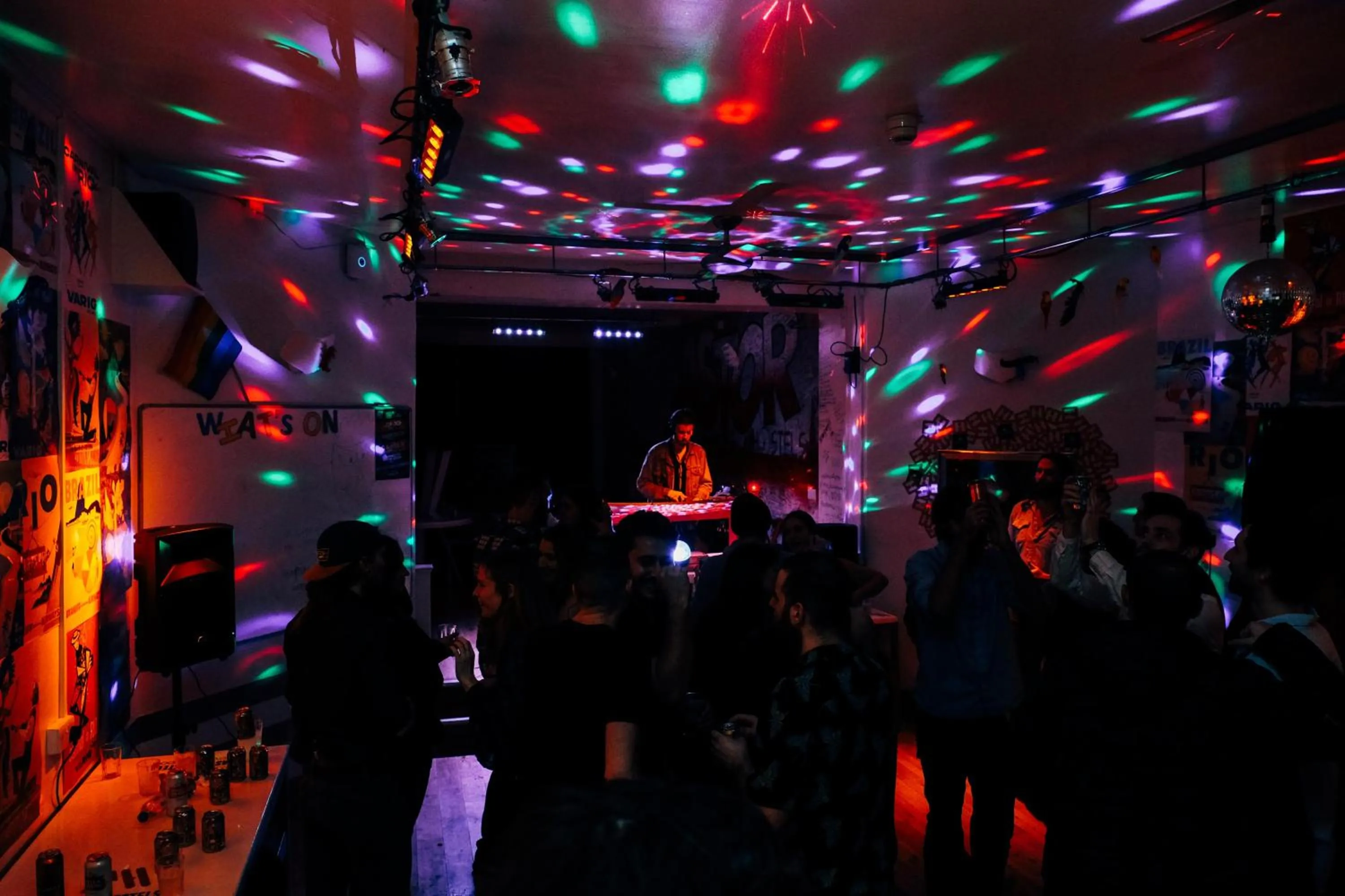 Nightclub / DJ in Astor Hyde Park Hostel
