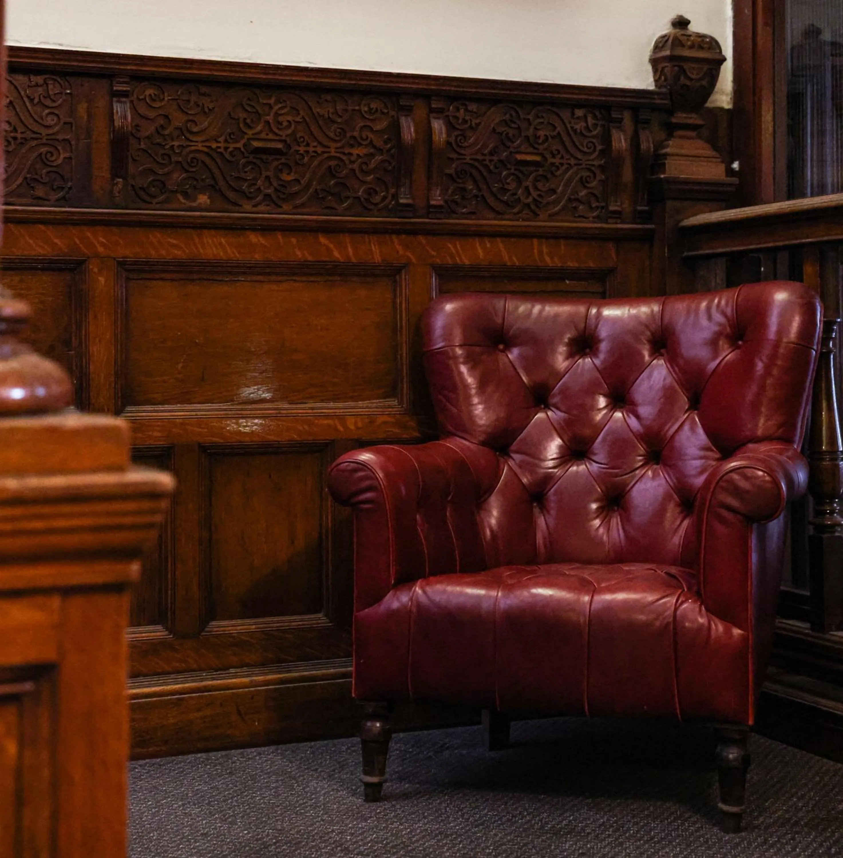 Communal lounge/ TV room in Astor Hyde Park Hostel