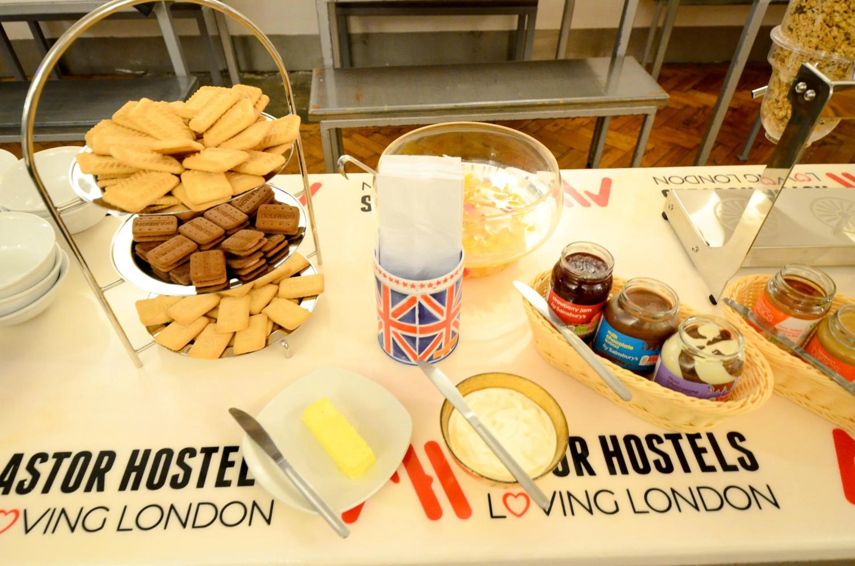 Continental breakfast in Astor Hyde Park Hostel