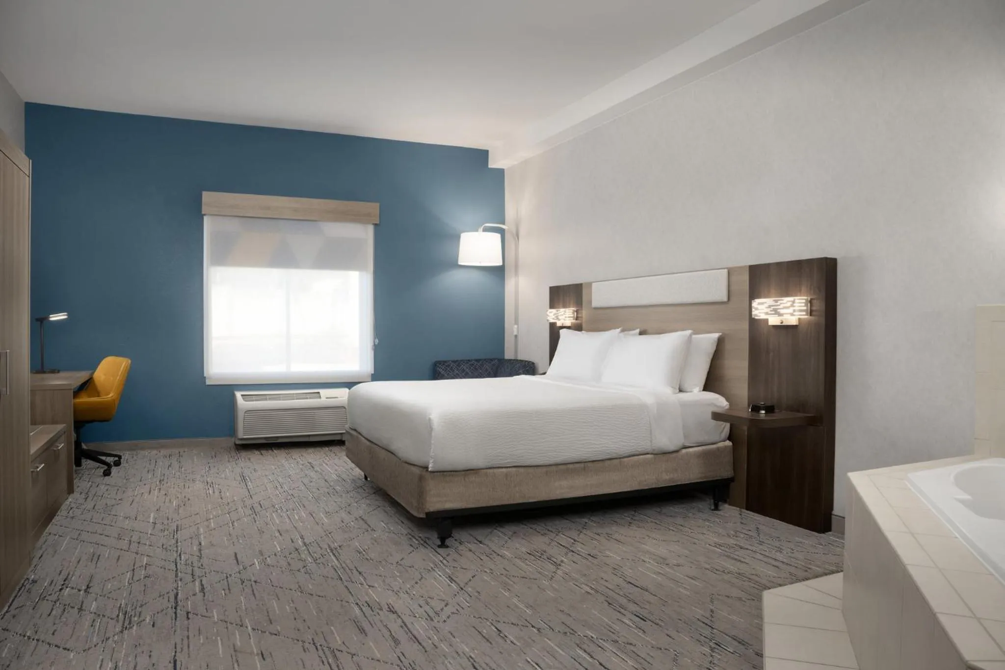 Photo of the whole room, Bed in Holiday Inn Express & Suites Alexandria - Fort Belvoir by IHG