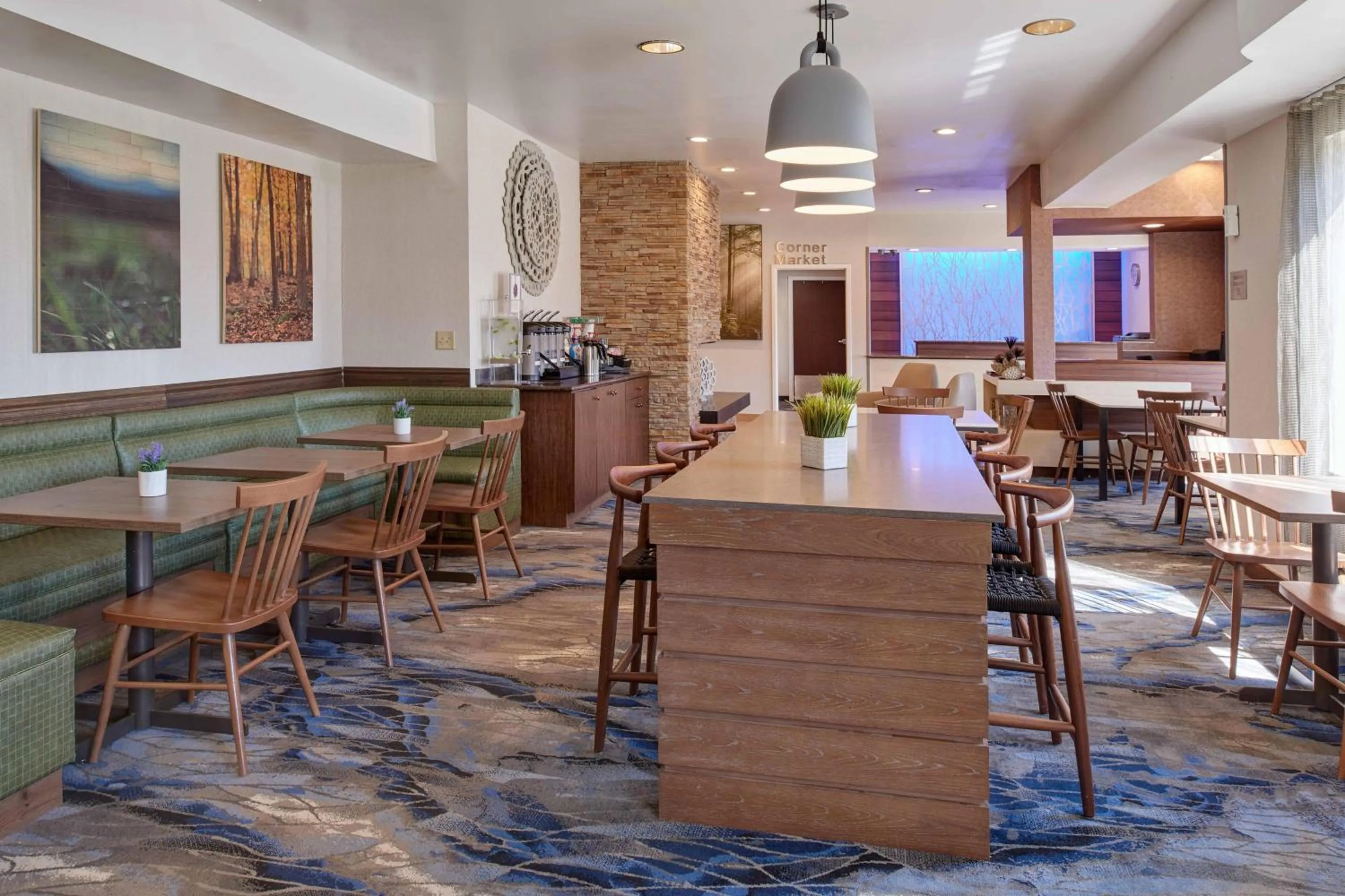 Restaurant/places to eat in Fairfield Inn by Marriott Kalamazoo West