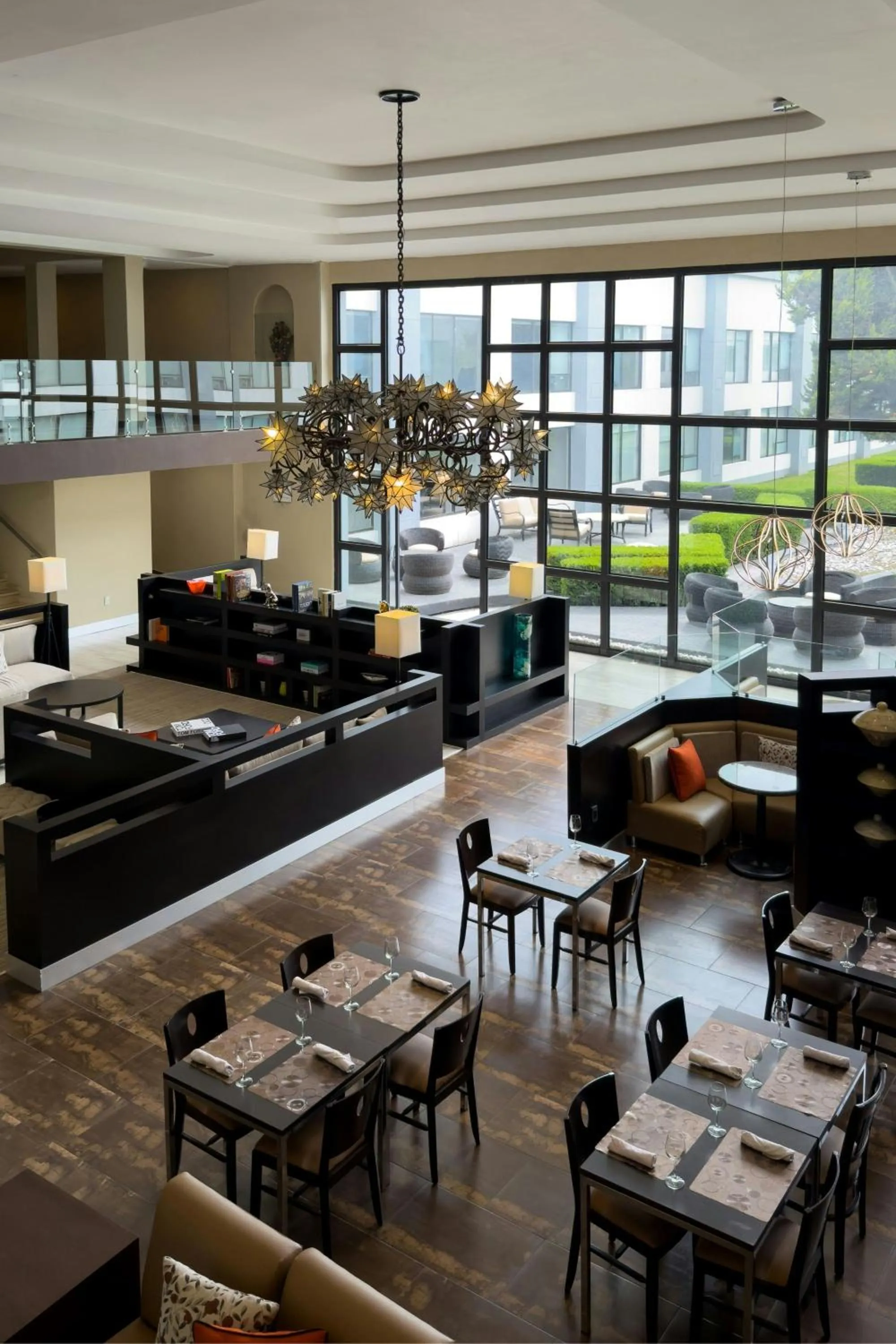 Lobby or reception in Courtyard Toluca Airport