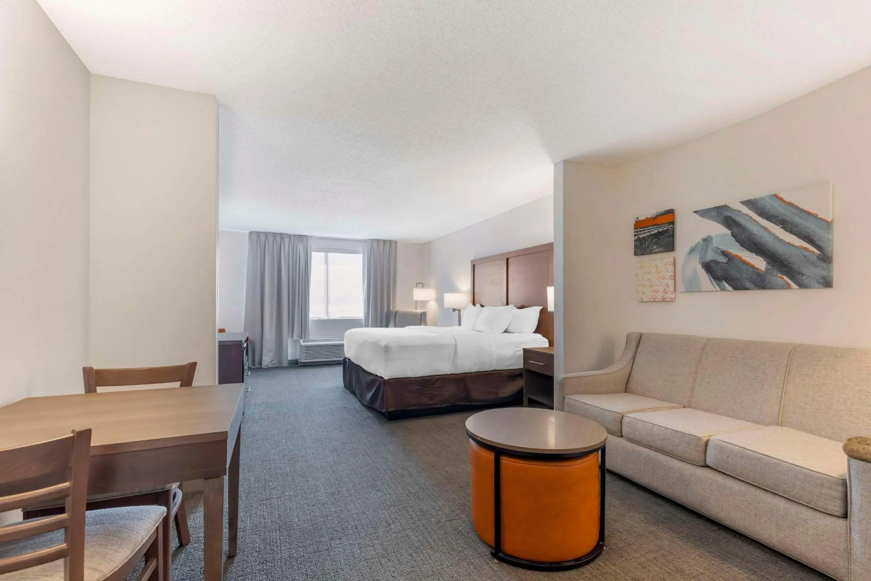 Bedroom, Bed in Comfort Inn & Suites Chestertown