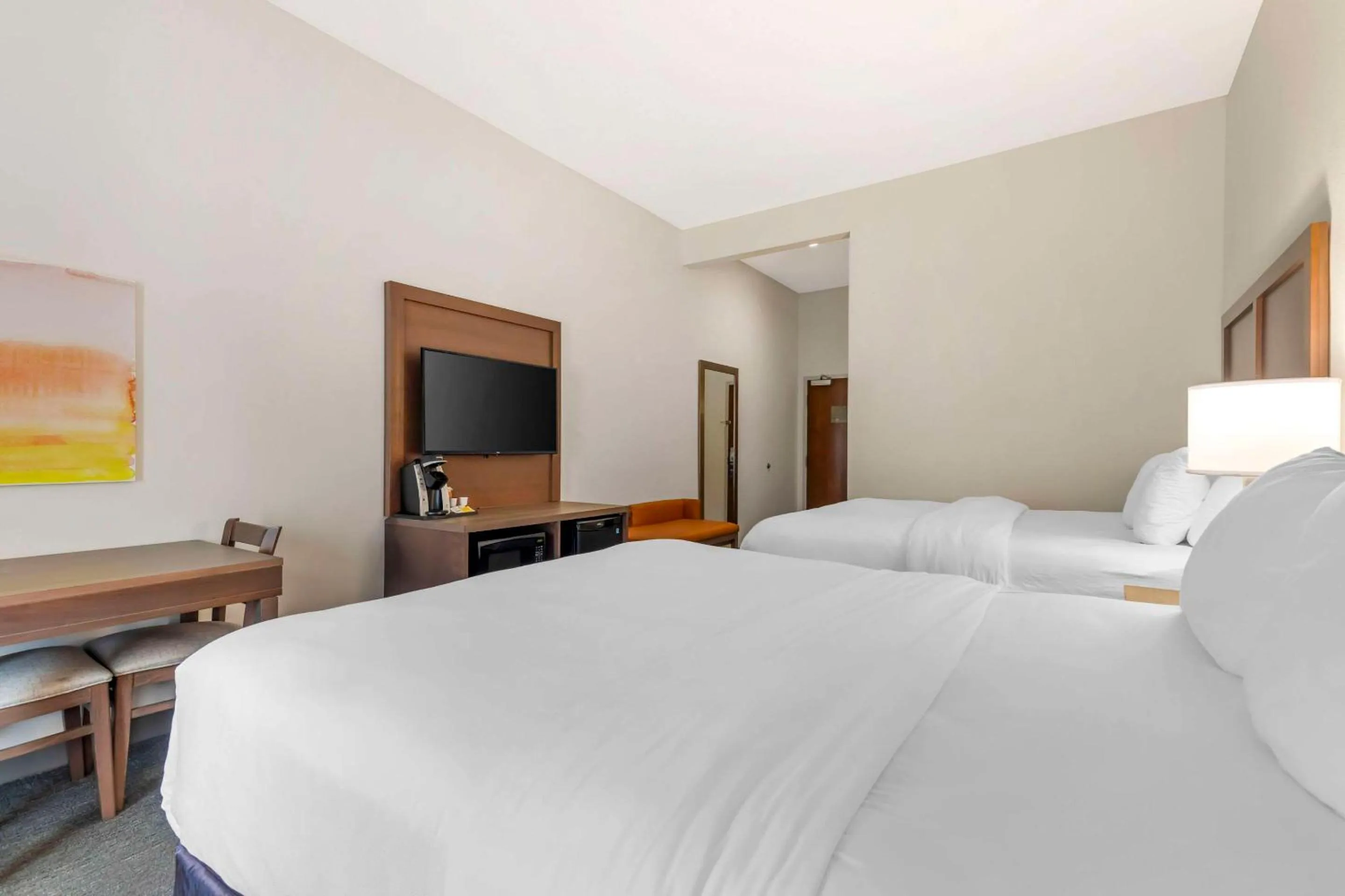 Bedroom, Bed in Comfort Inn & Suites Chestertown