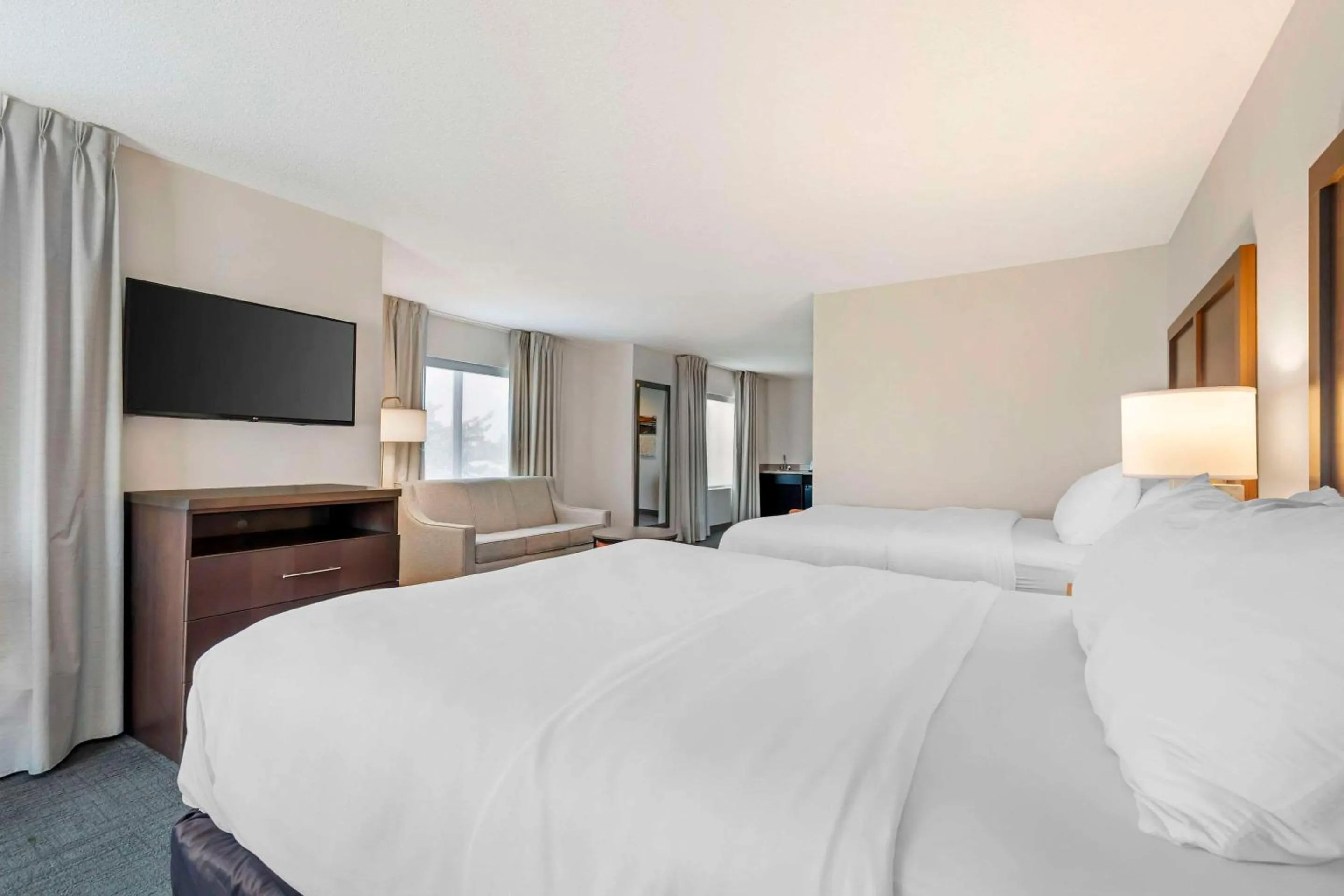 Bedroom, Bed in Comfort Inn & Suites Chestertown