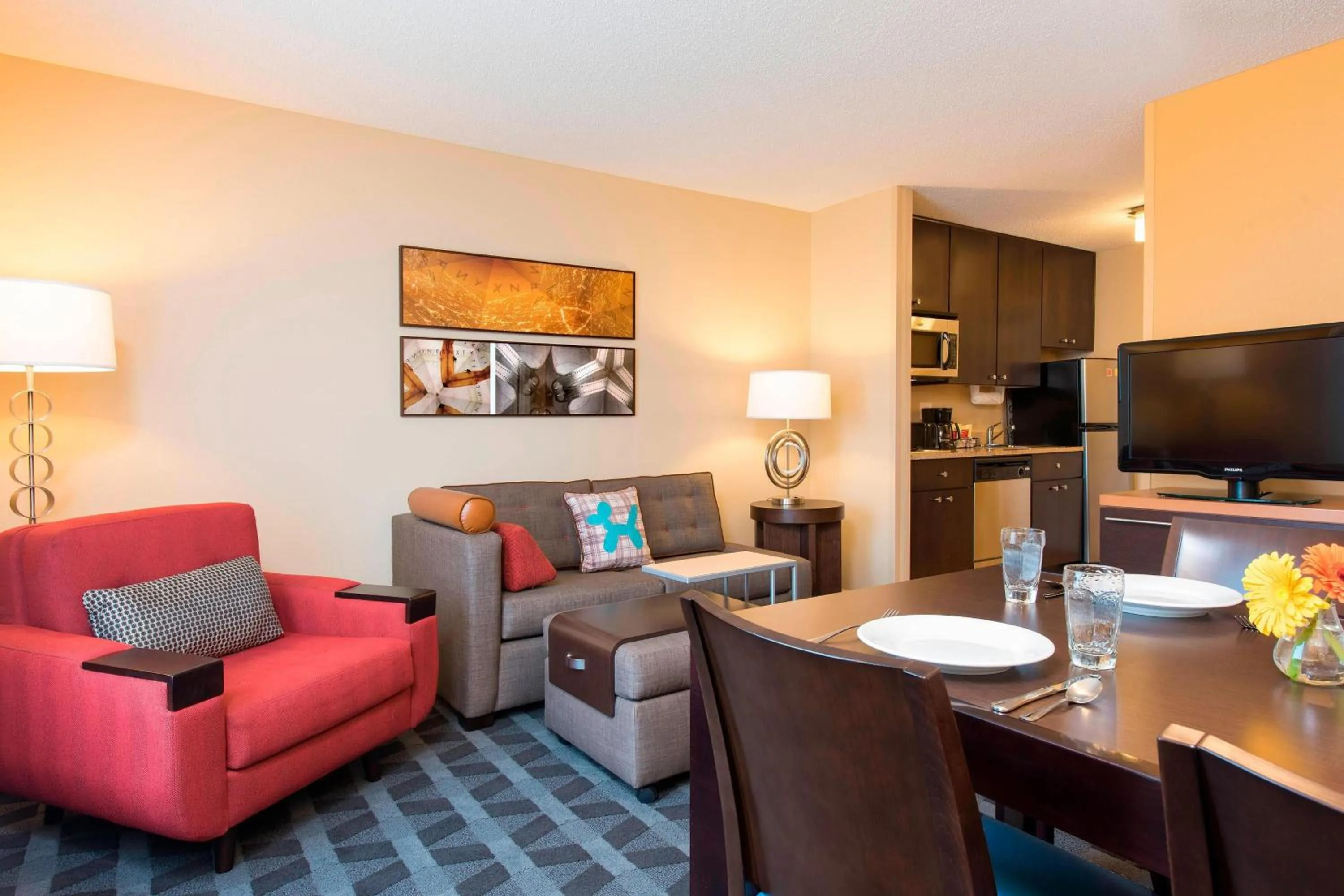 Living room in TownePlace Suites by Marriott Kalamazoo