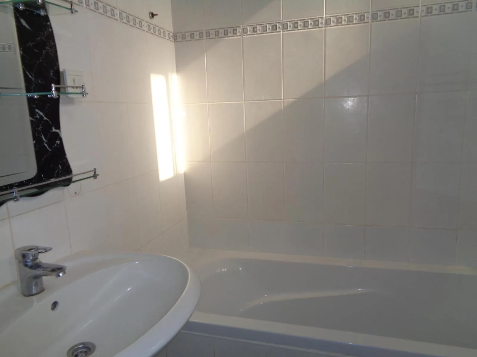 Bathroom in Queensland Hotel