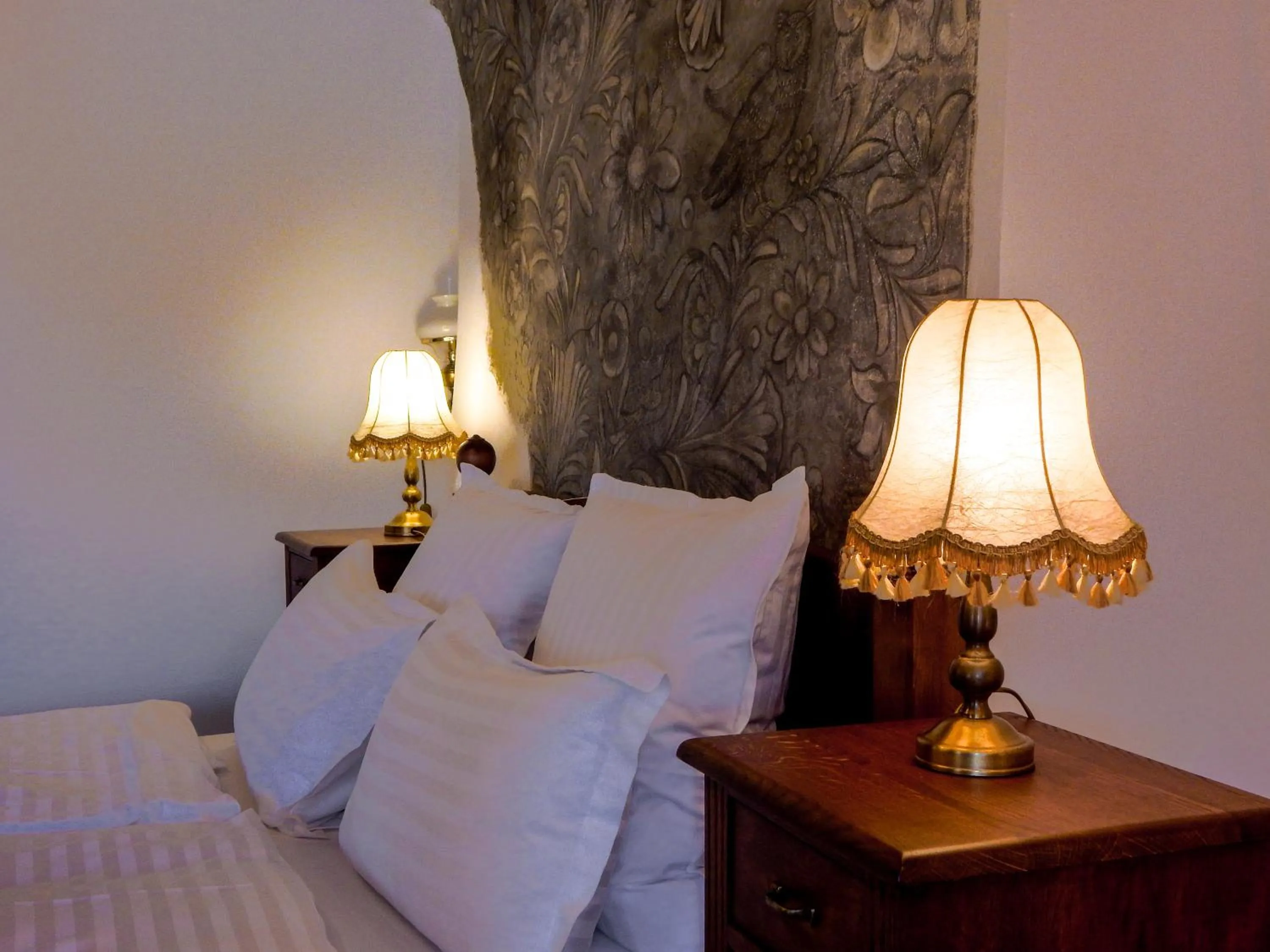 Bed in La Teo Pensiune si Pivnita