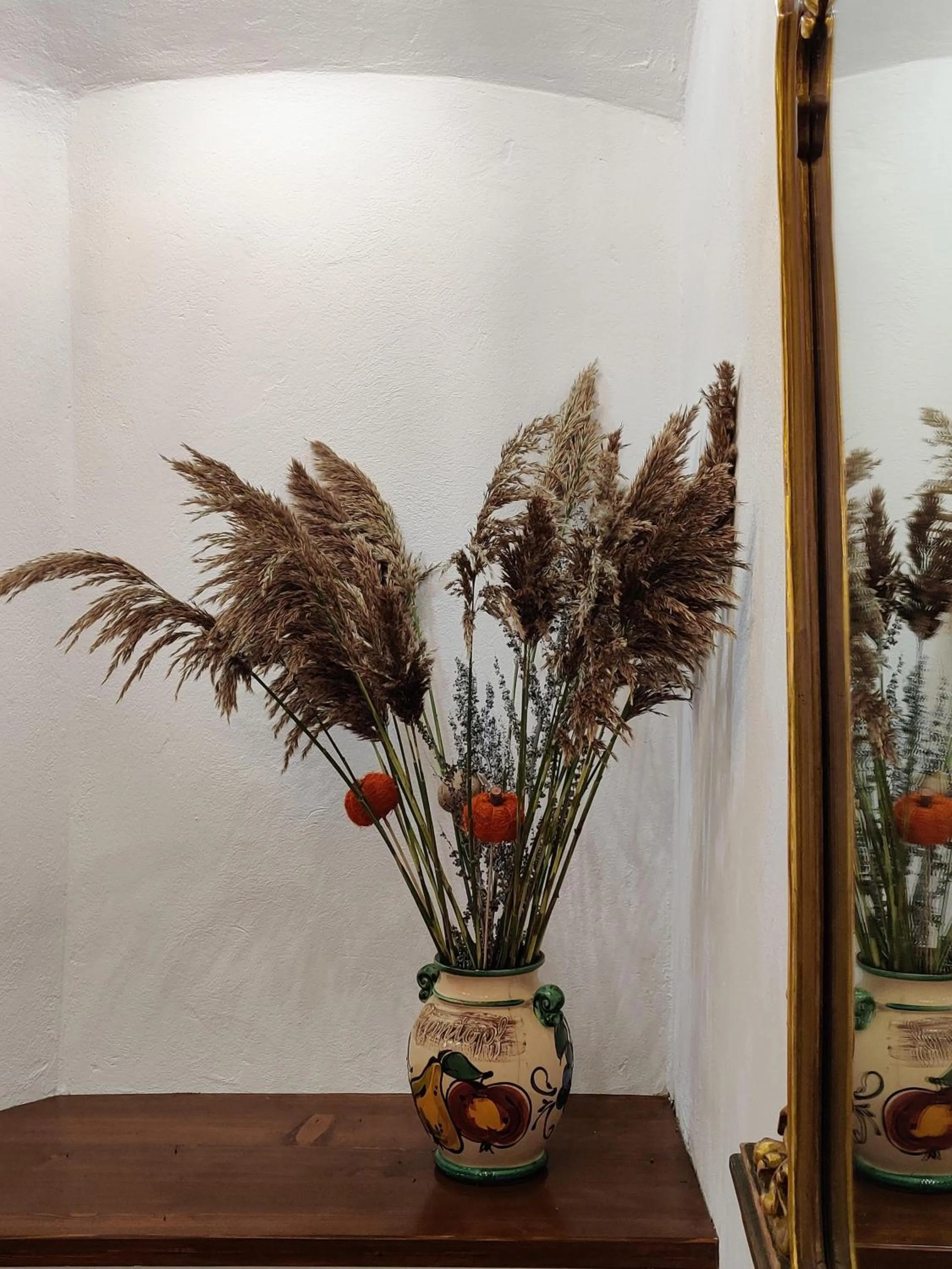 Lobby or reception in La Teo Pensiune si Pivnita