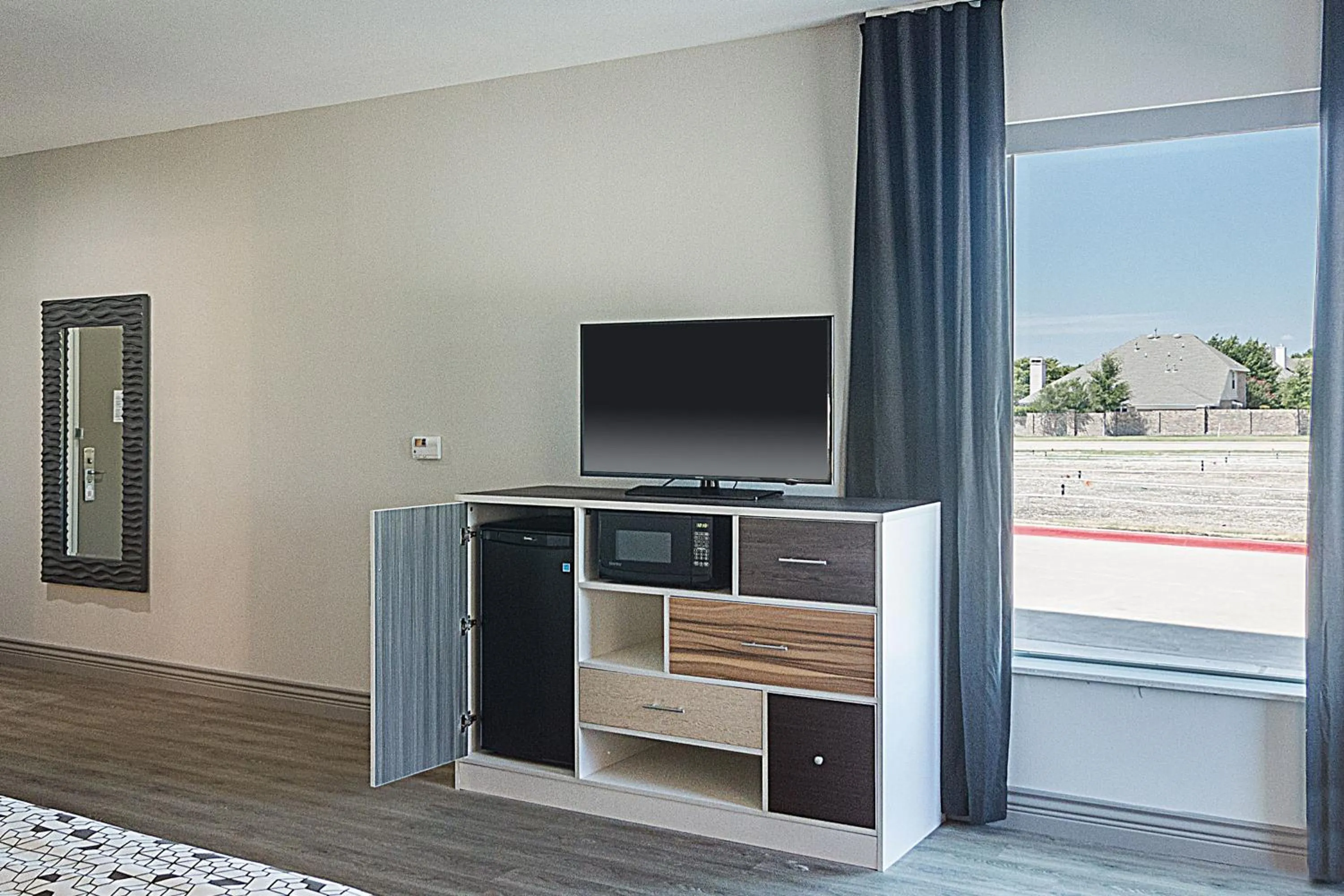 Photo of the whole room in Four Points by Sheraton Plano