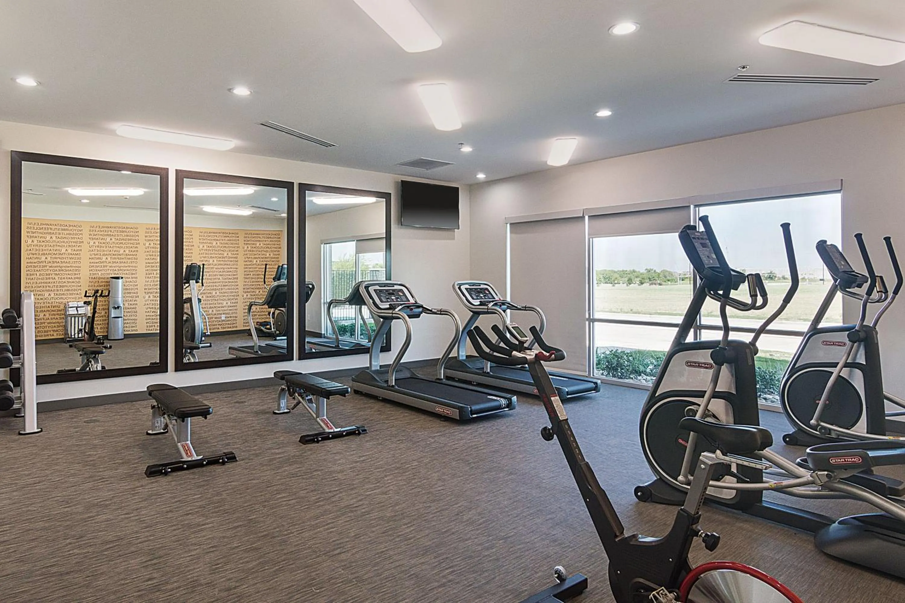 Fitness centre/facilities in Four Points by Sheraton Plano