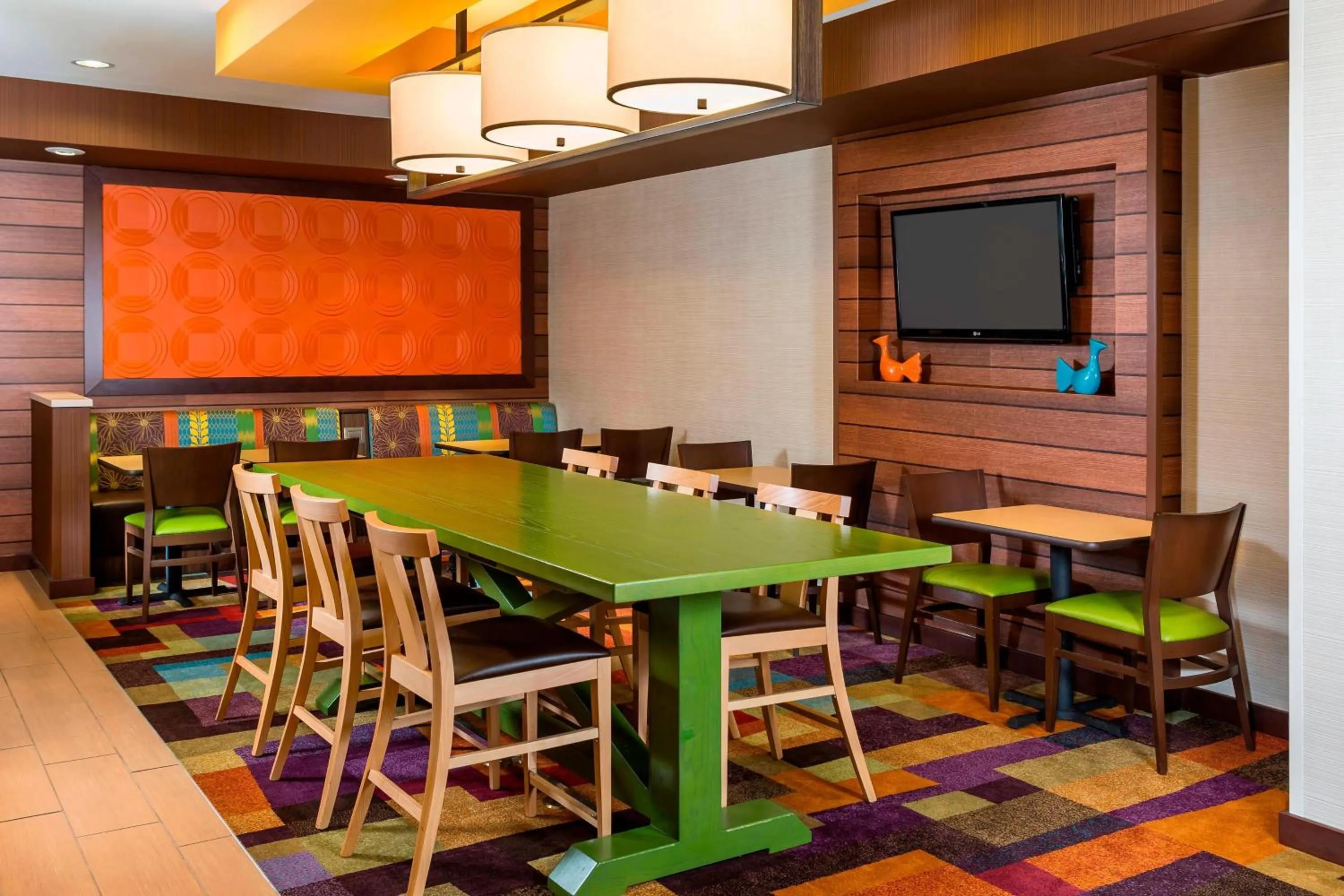 Restaurant/places to eat in Fairfield Inn Muncie