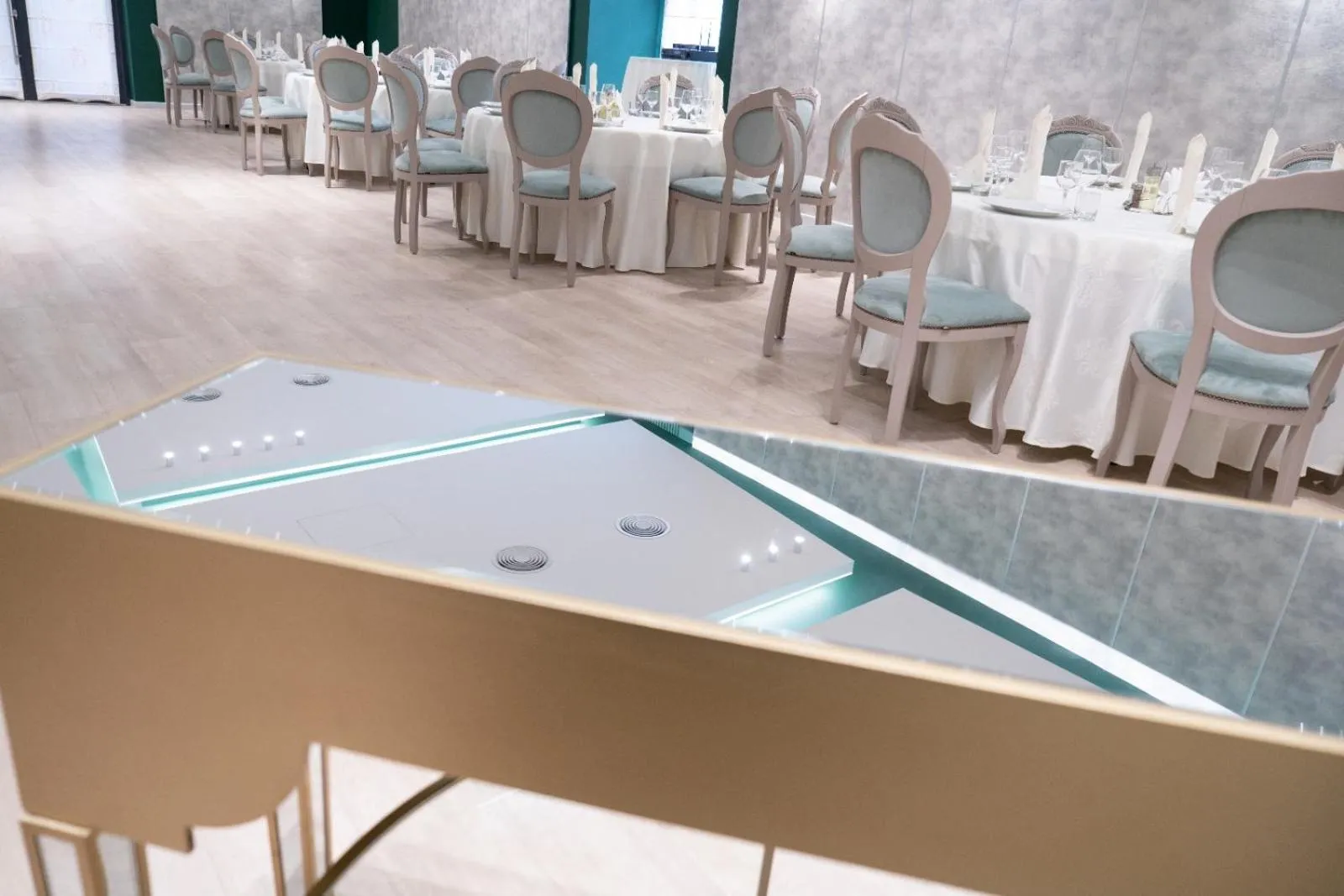 Restaurant/places to eat in Hotel Maria