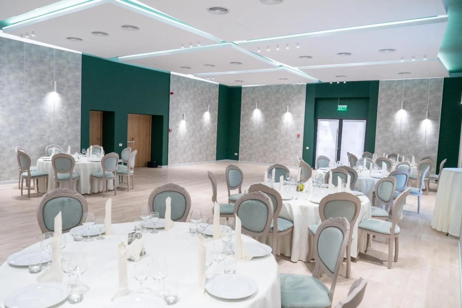 Restaurant/places to eat in Hotel Maria