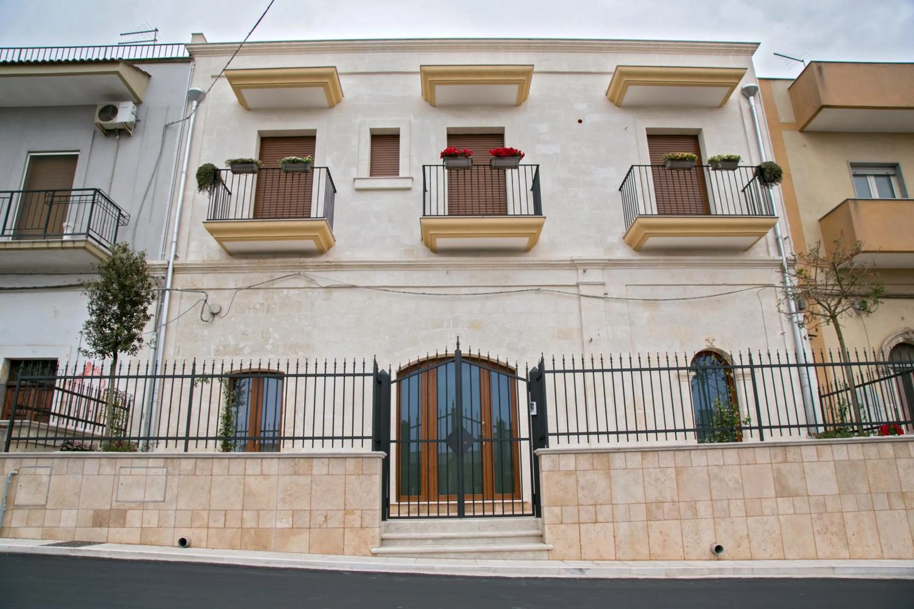 Facade/entrance in Monte Castello