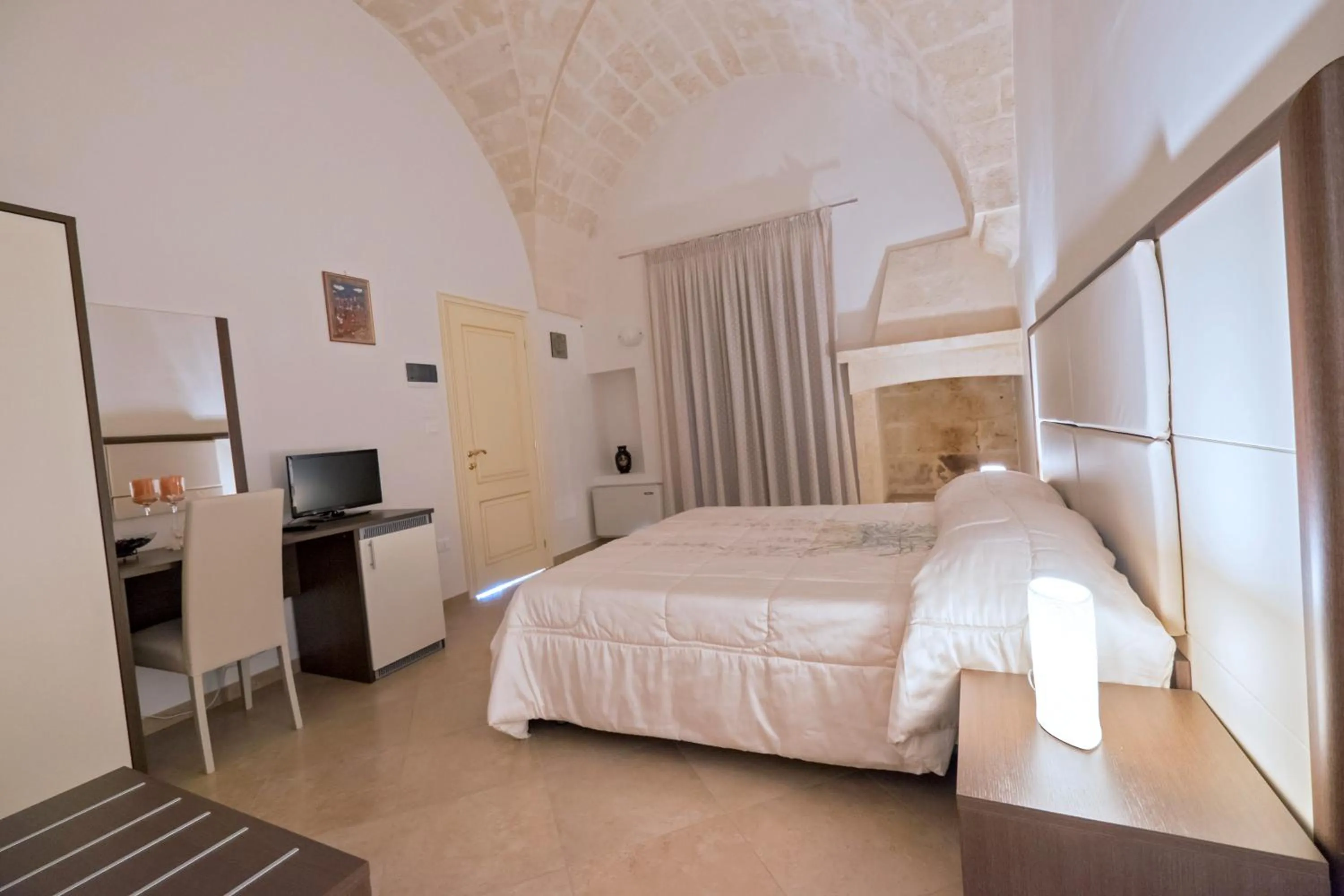 Photo of the whole room, Bed in Monte Castello