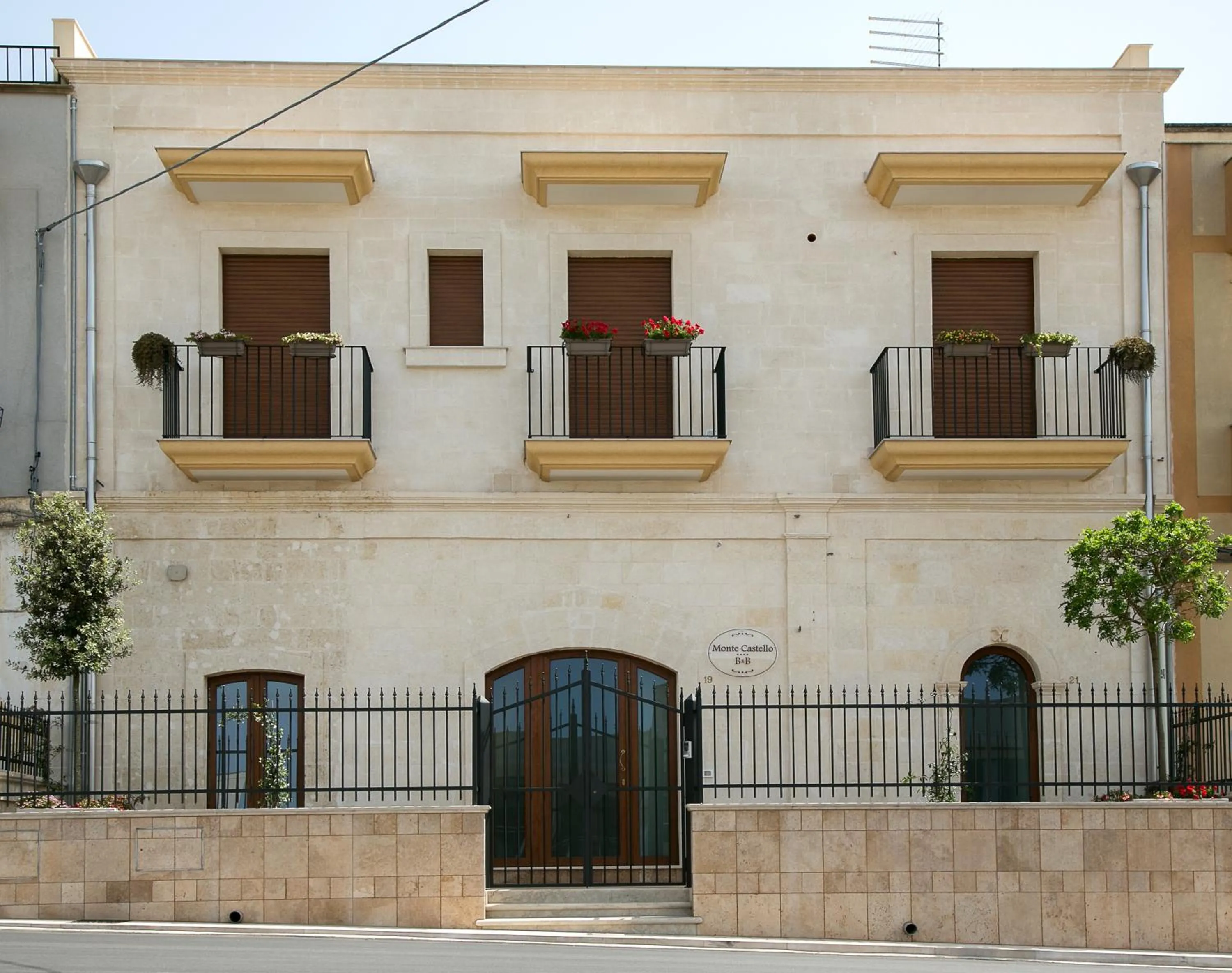 Property building in Monte Castello