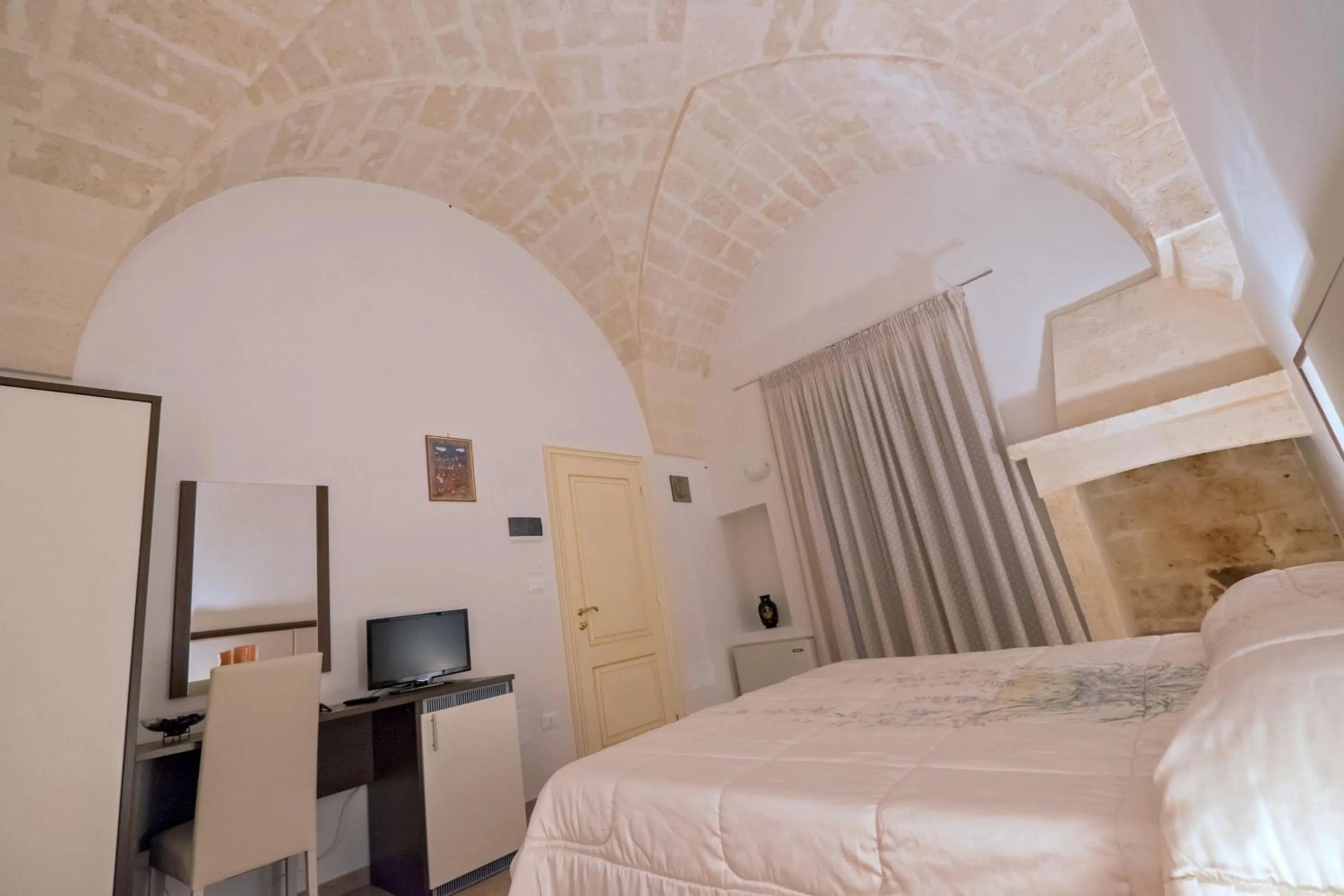Photo of the whole room, Bed in Monte Castello