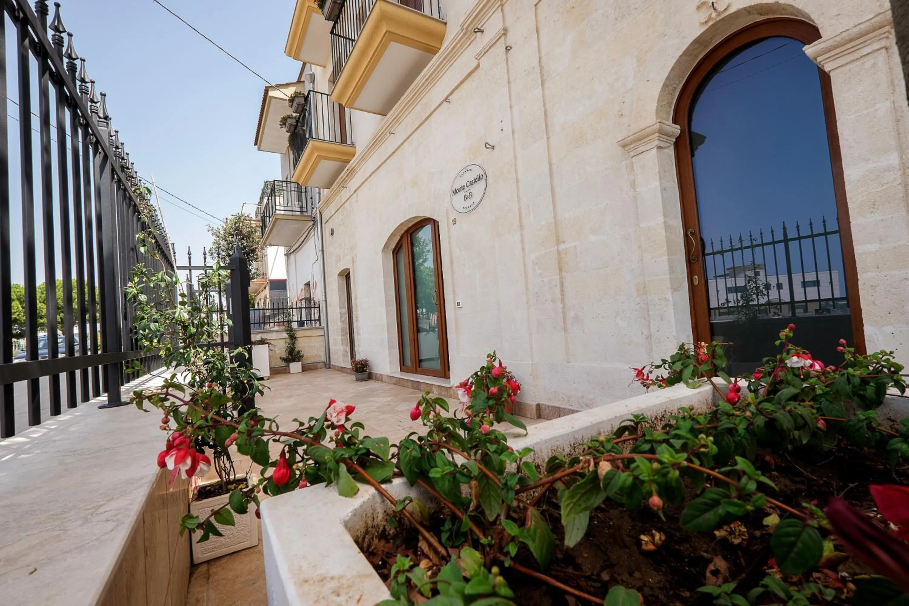 Facade/entrance in Monte Castello
