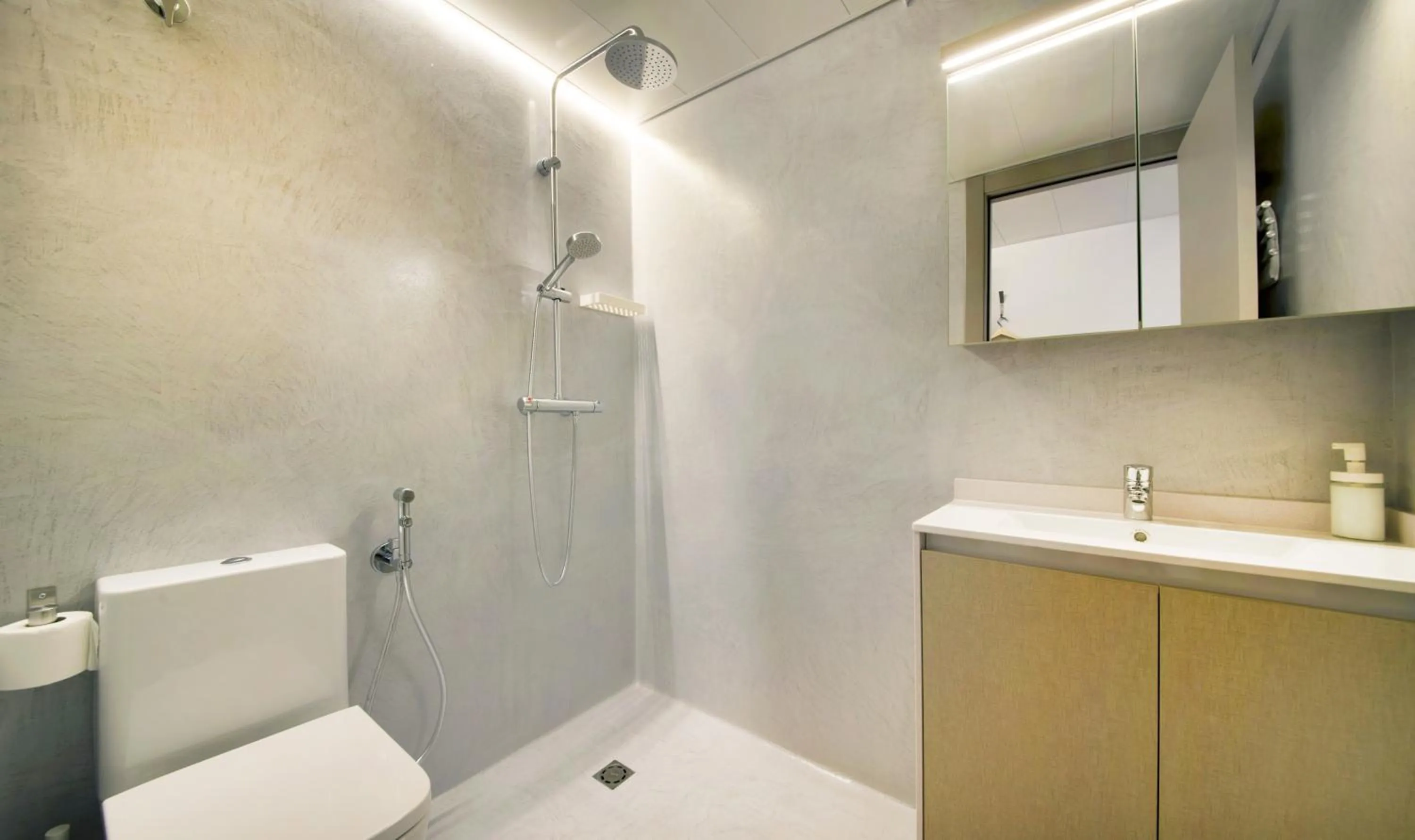 Shower in Sono House