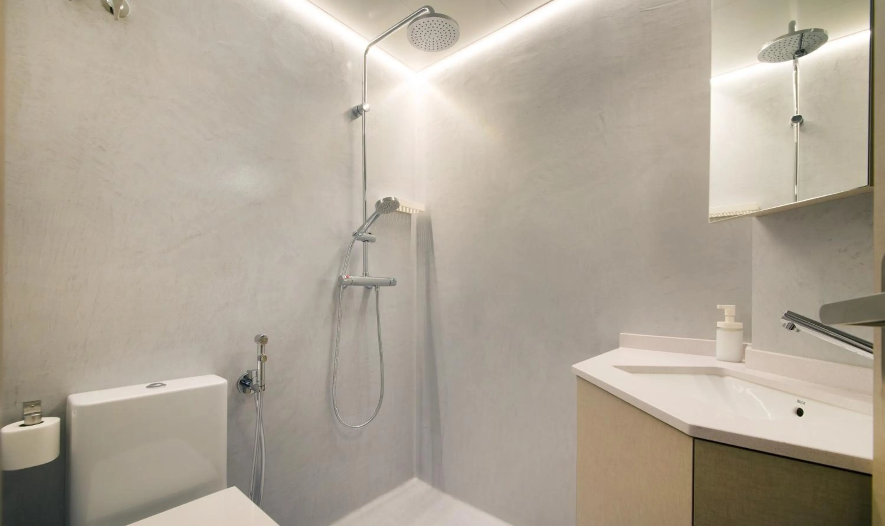 Shower in Sono House